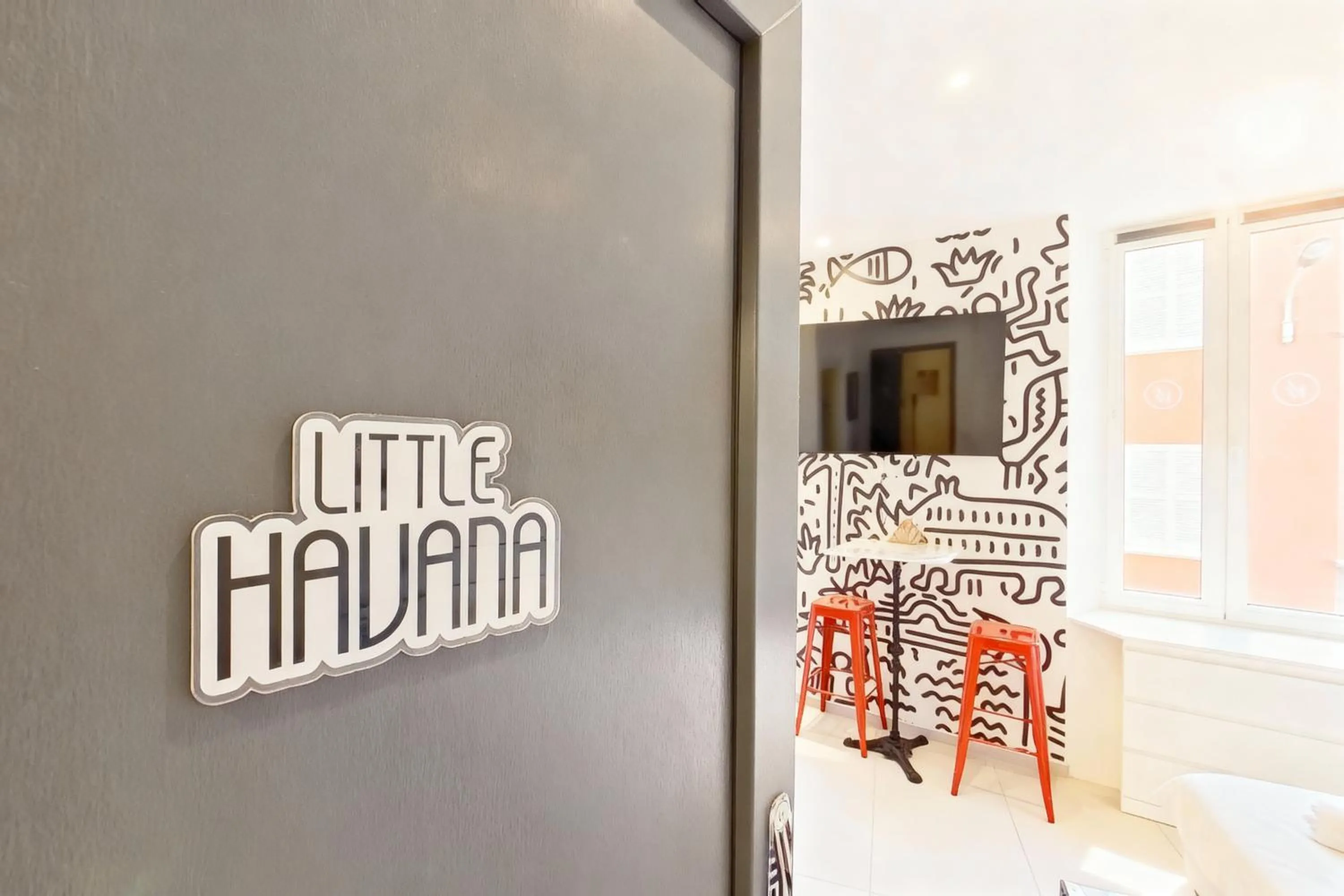 Text overlay in VILLA MARINA CANNES