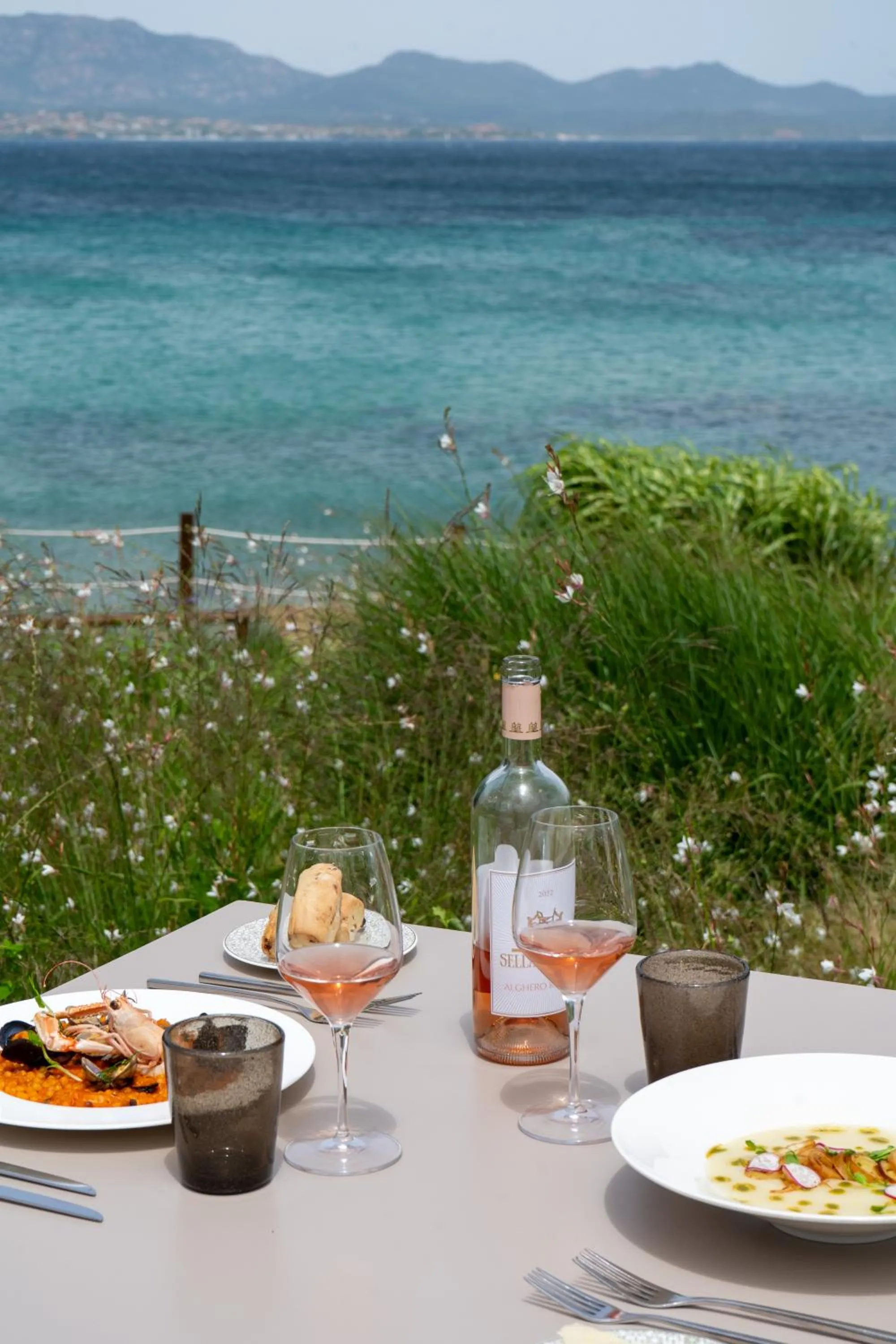 Lunch in Cala Cuncheddi - VRetreats