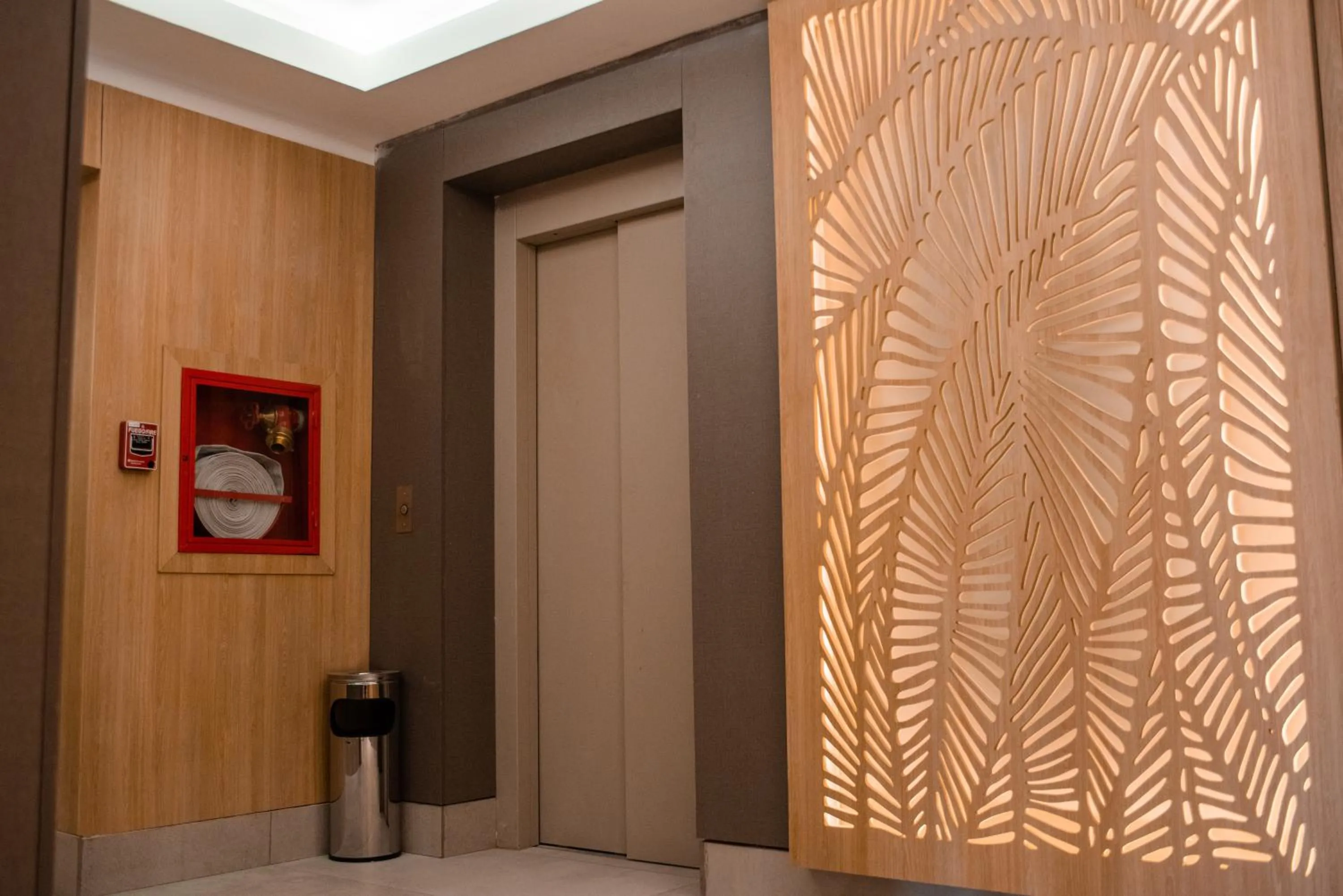 elevator in Gran Hotel Dakar