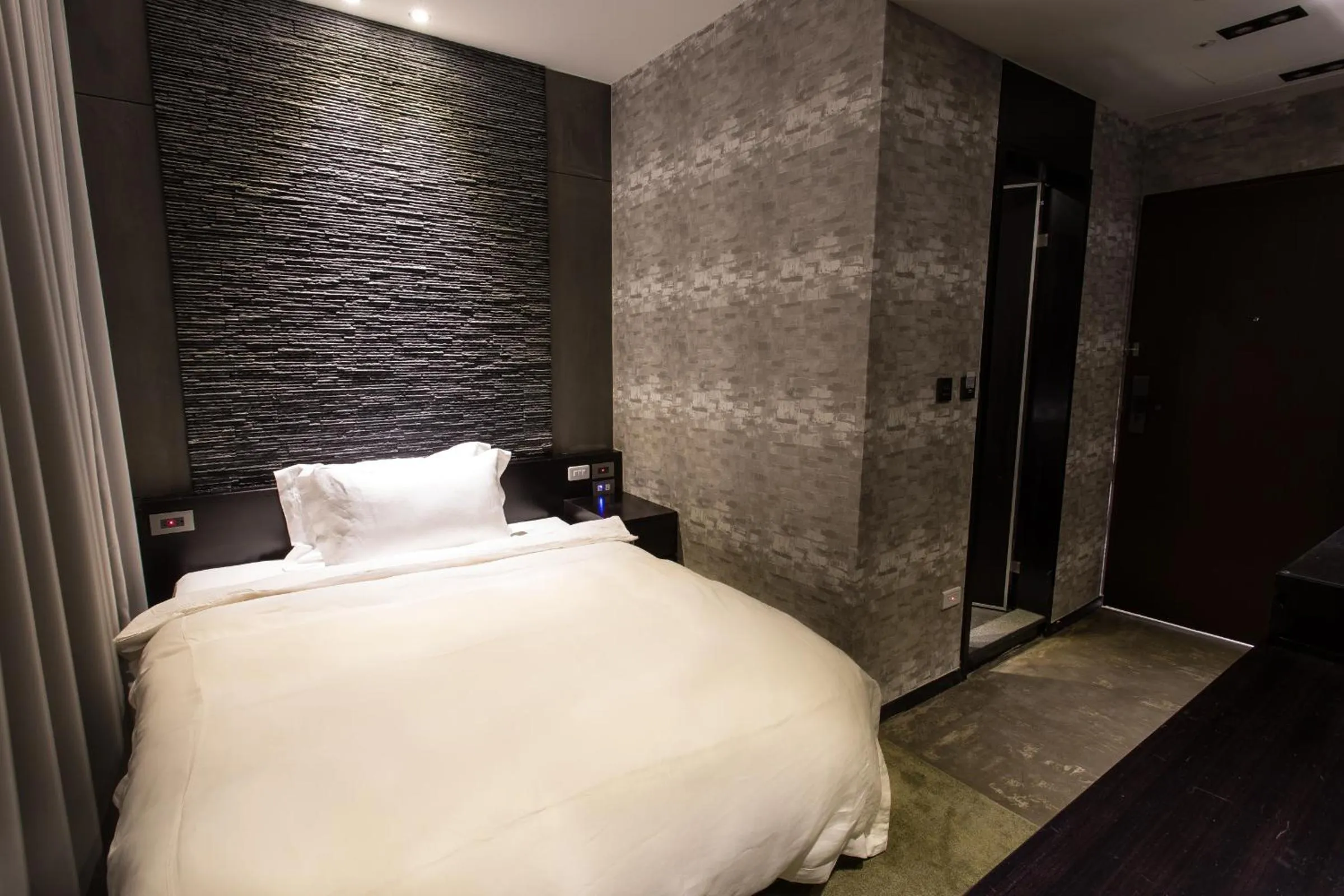 Photo of the whole room, Bed in The Tree House