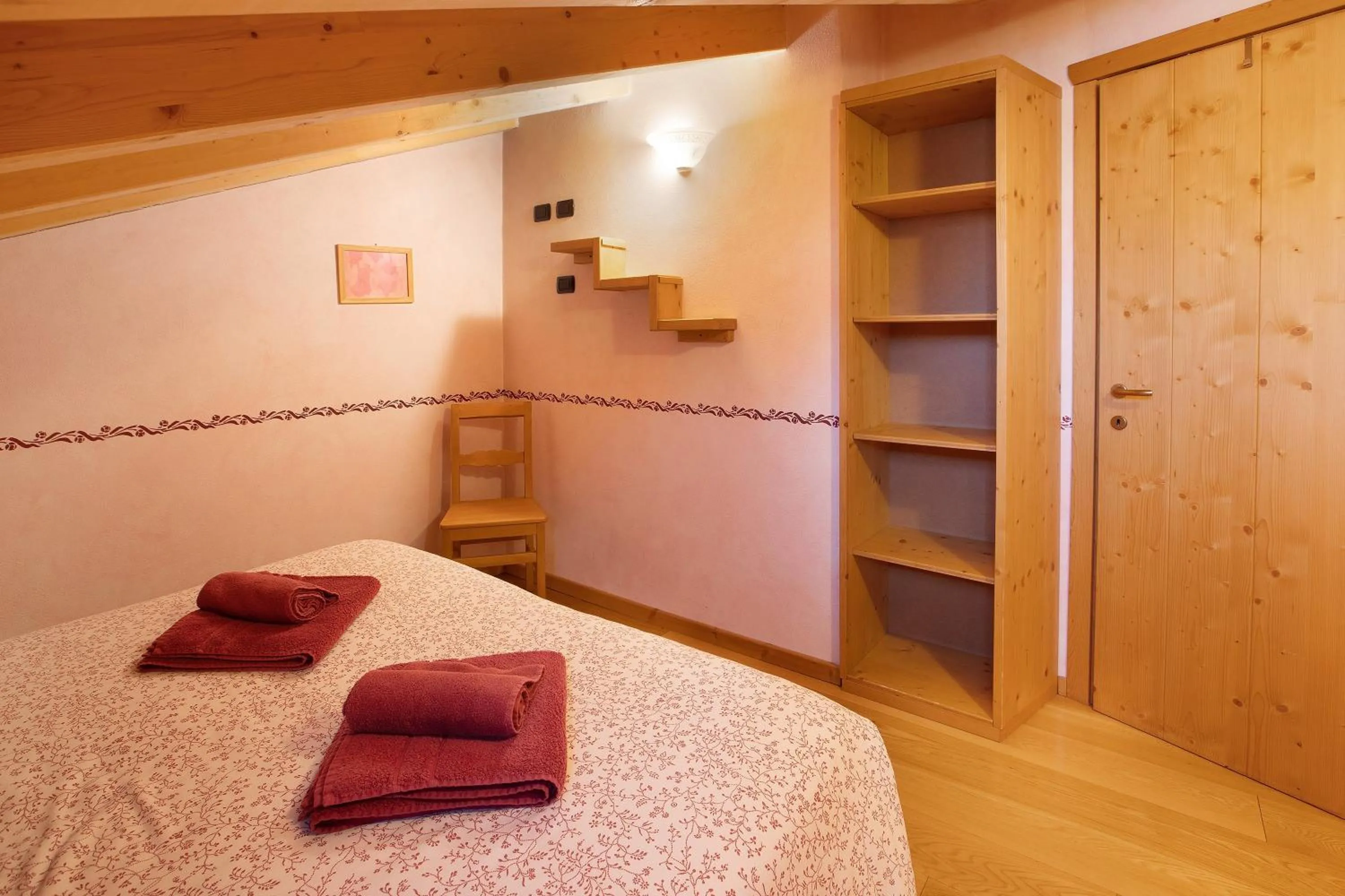 Living room, Bed in Baita dei ski app 6