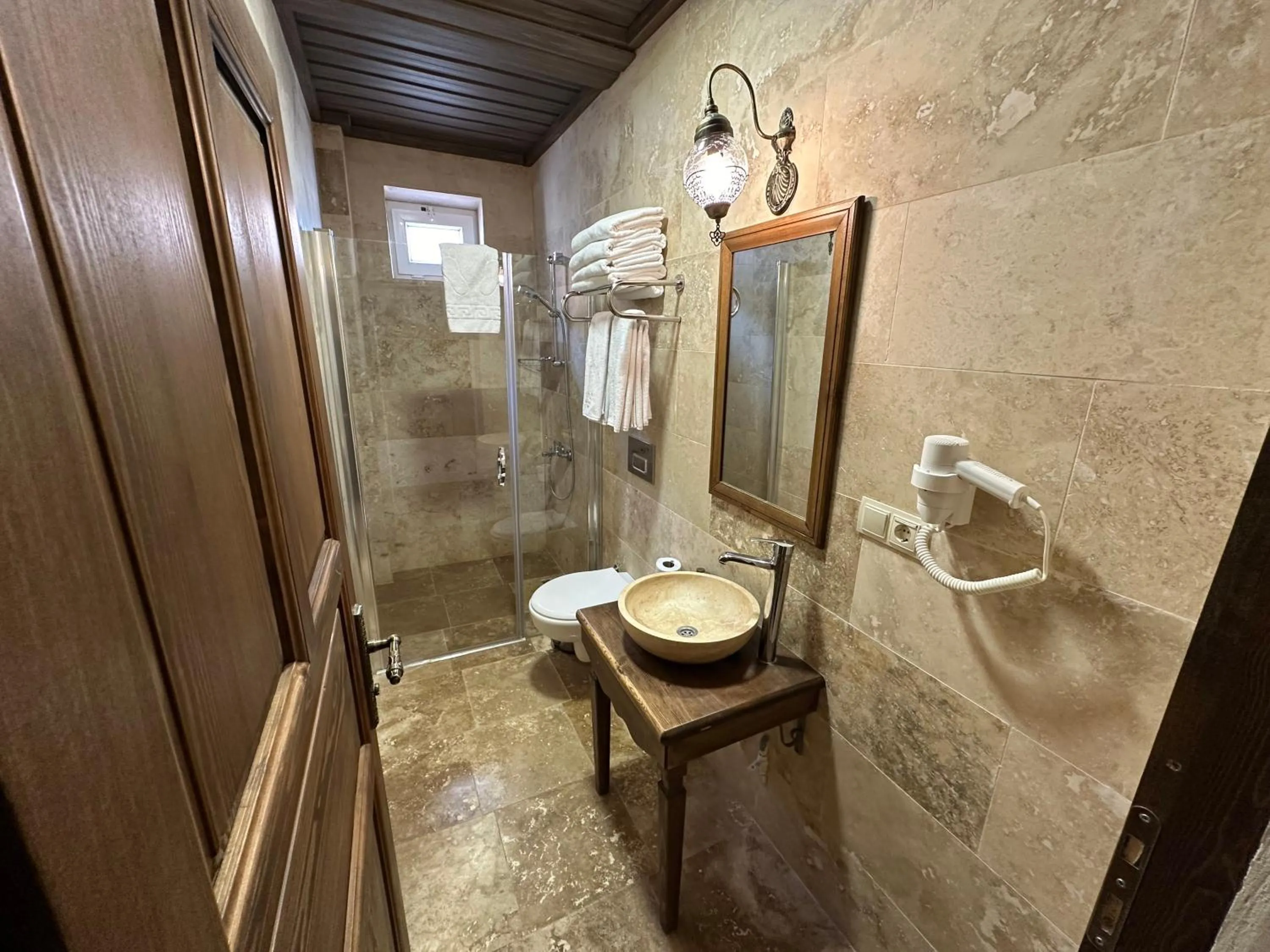 Shower in Virtus Cappadocia Hotel Göreme