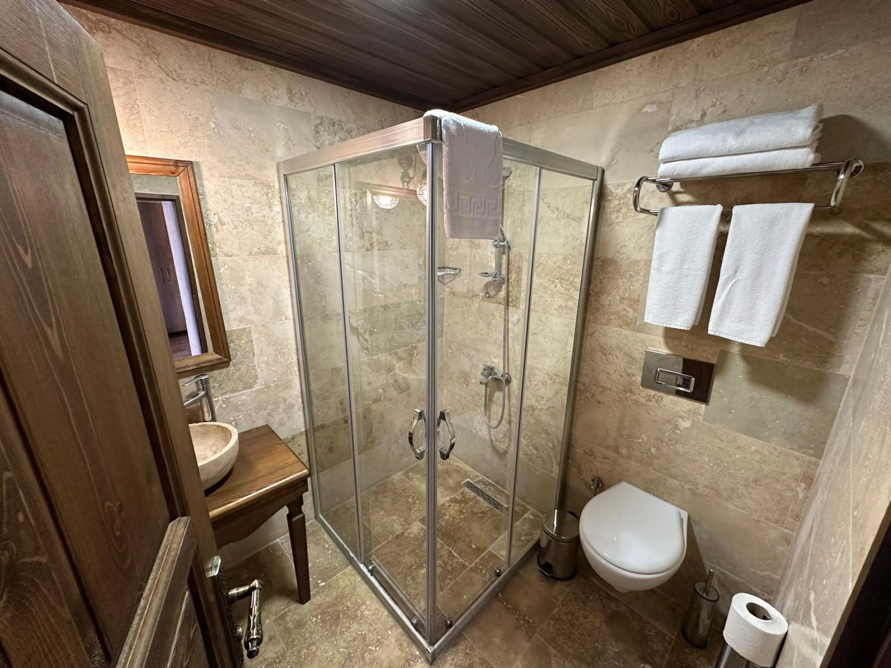 Shower in Virtus Cappadocia Hotel Göreme