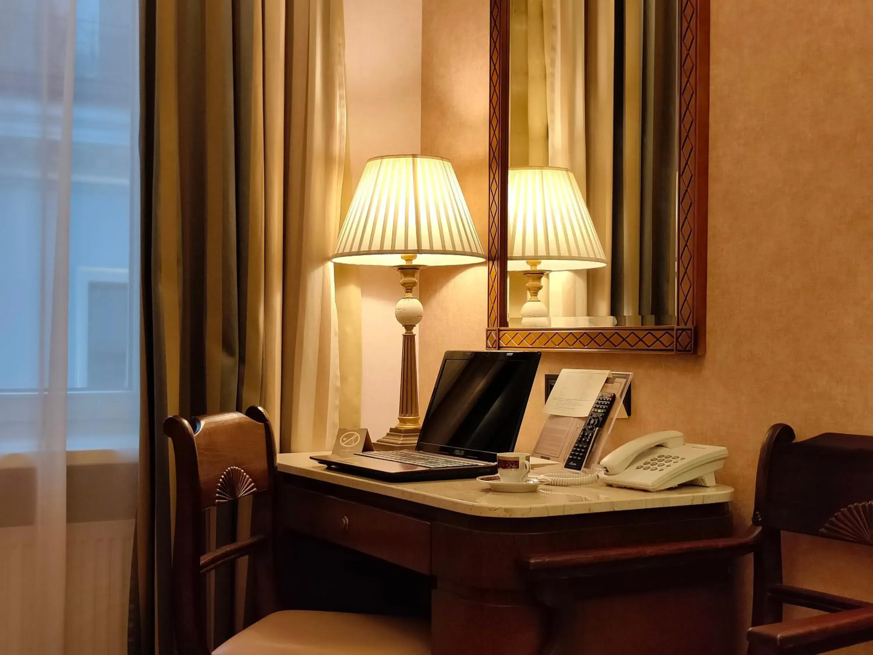 Business Single Room in Grand Hotel Business Single Room in Grand Hotel