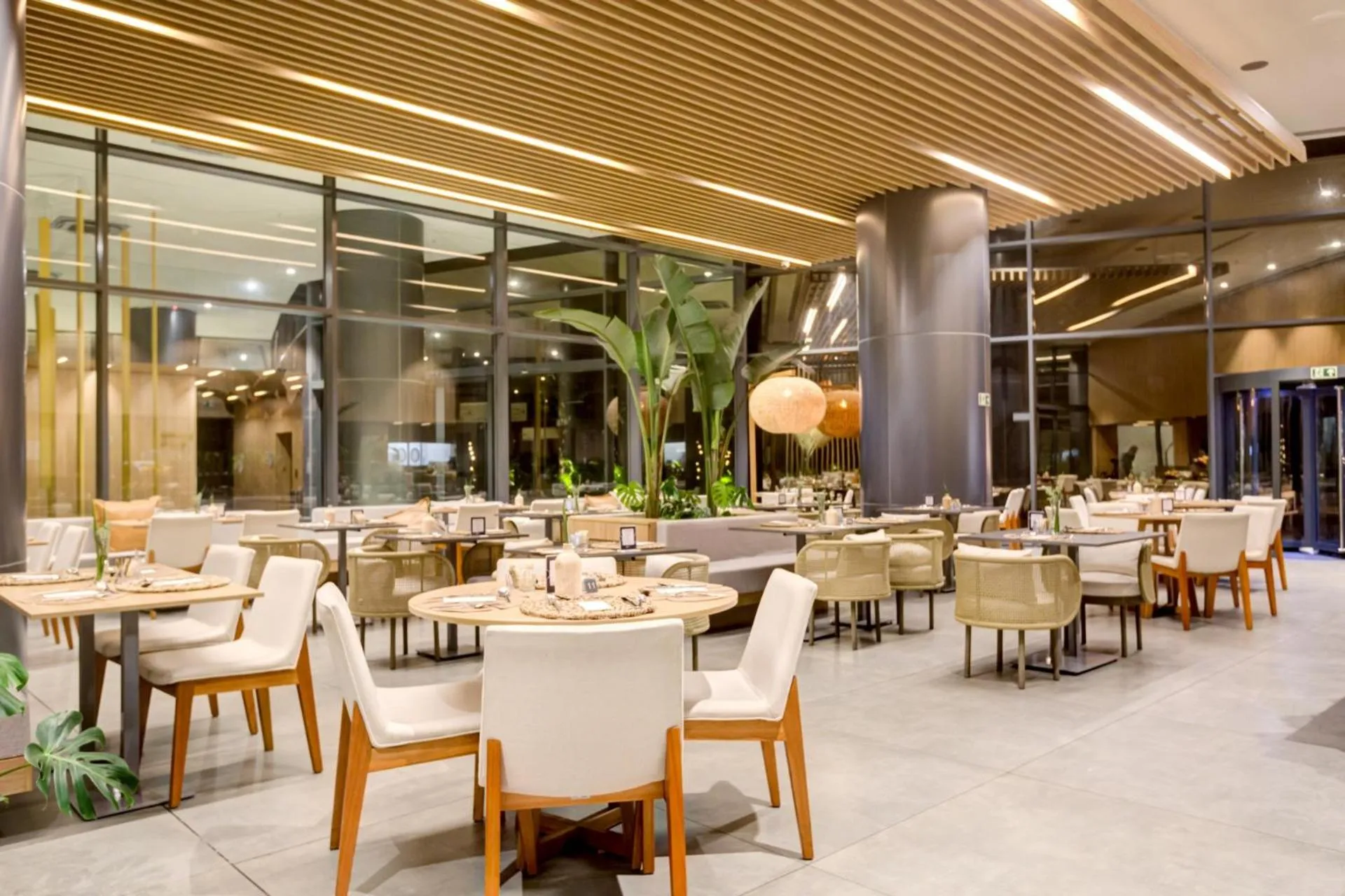 Restaurant/places to eat in DoubleTree by Hilton Porto Alegre