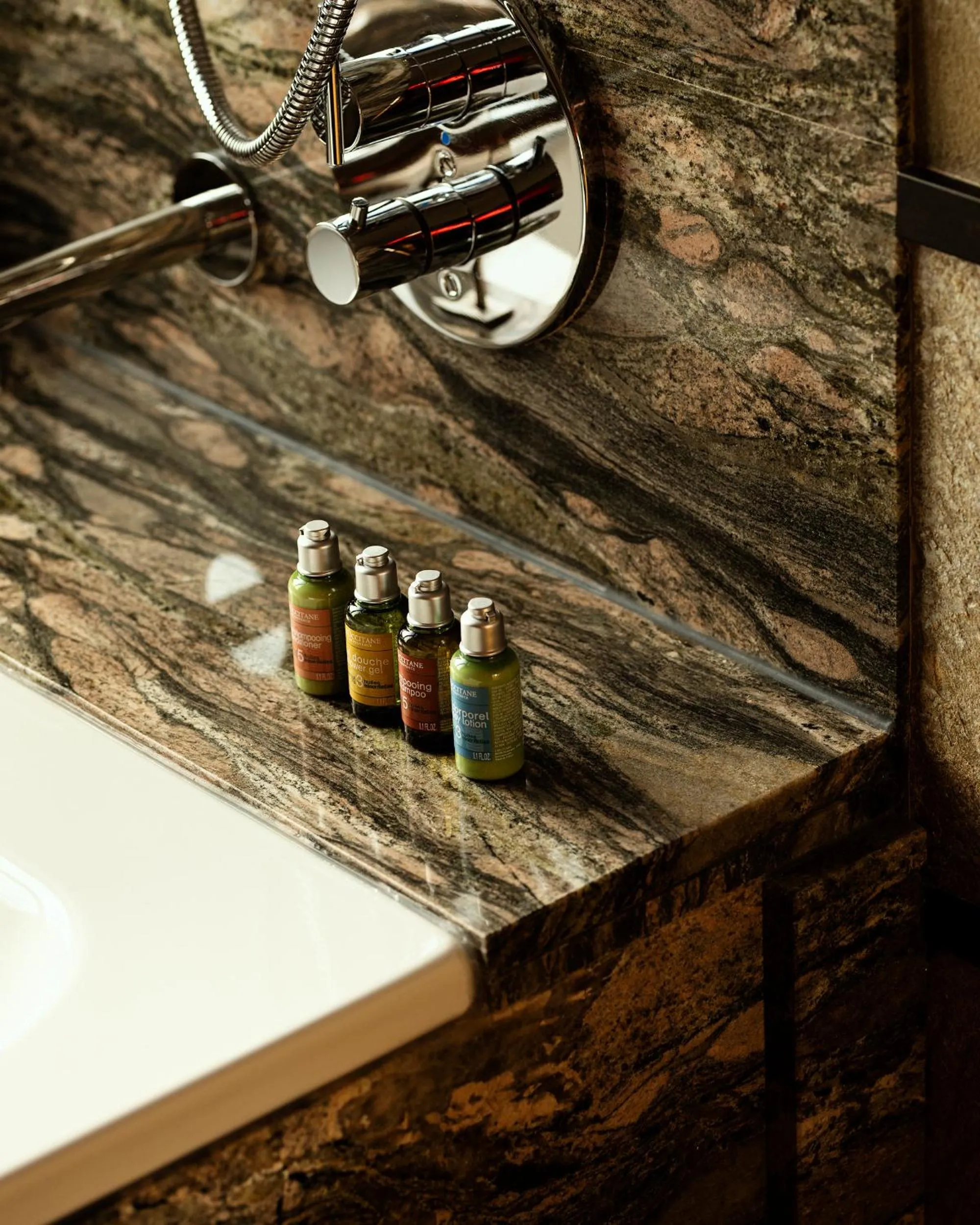 Bathroom in Hotel Monopol