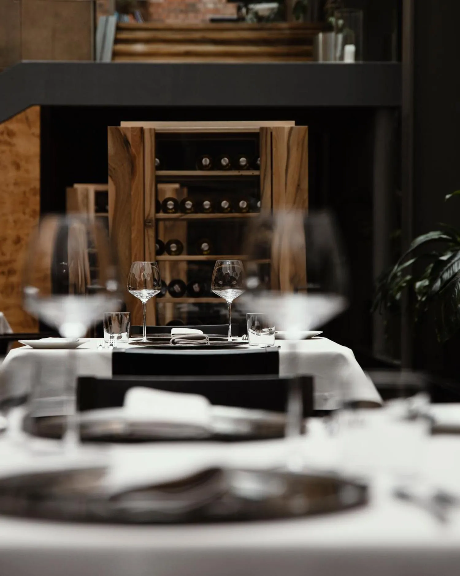 Restaurant/places to eat in Hotel Monopol