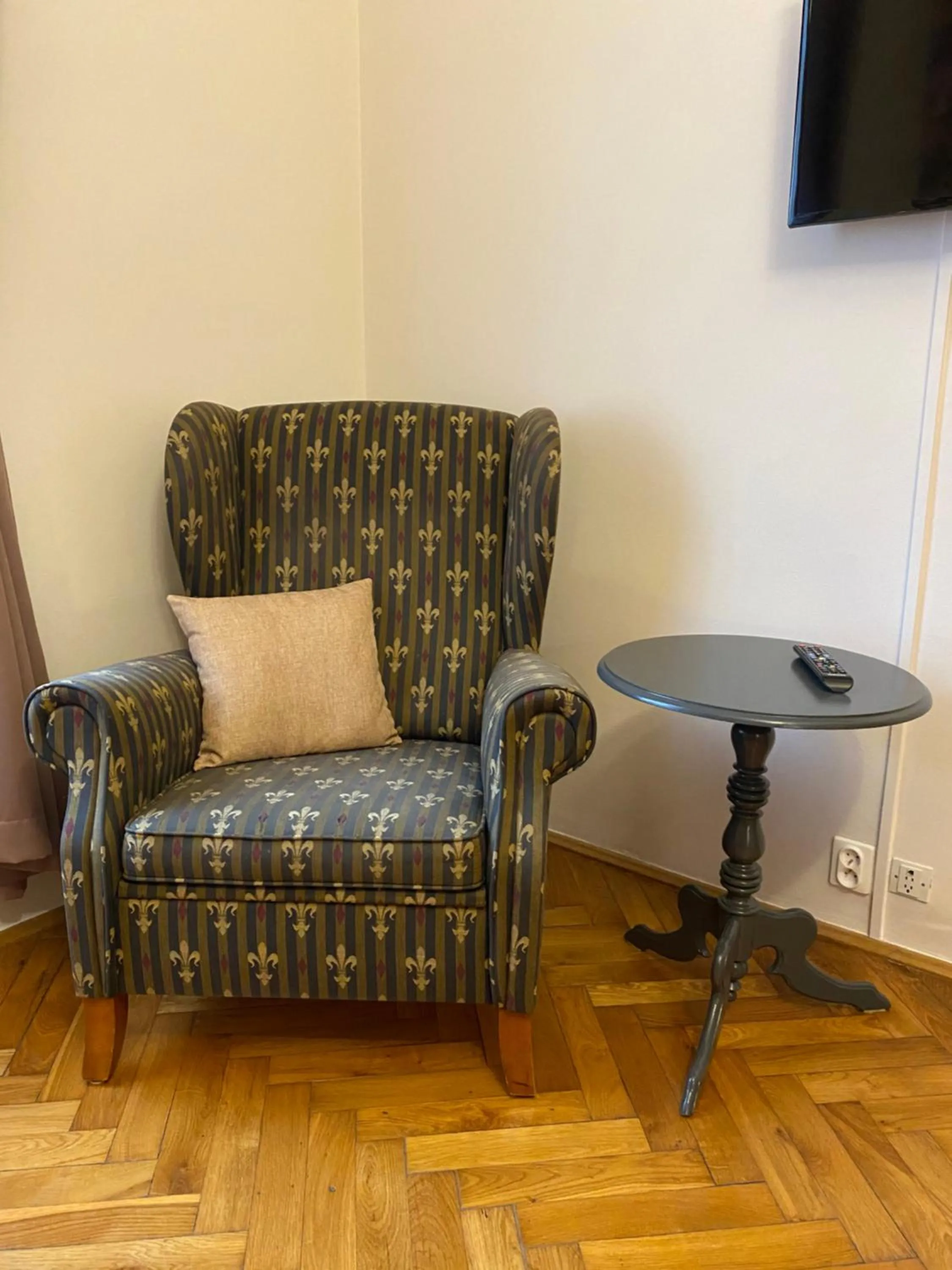 TV and multimedia in Aparthotel Maria