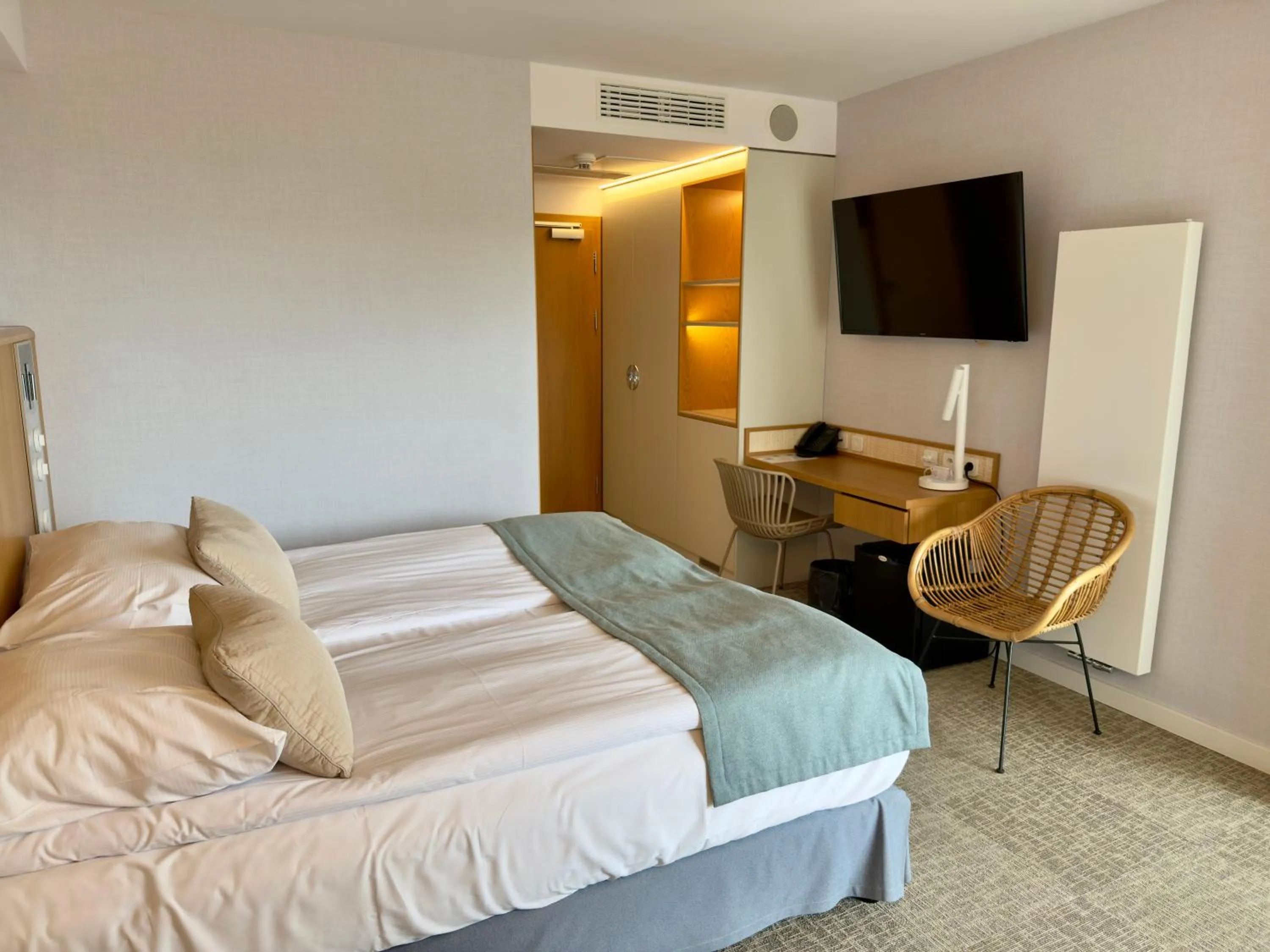 Bed in Hotel Zhong Hua