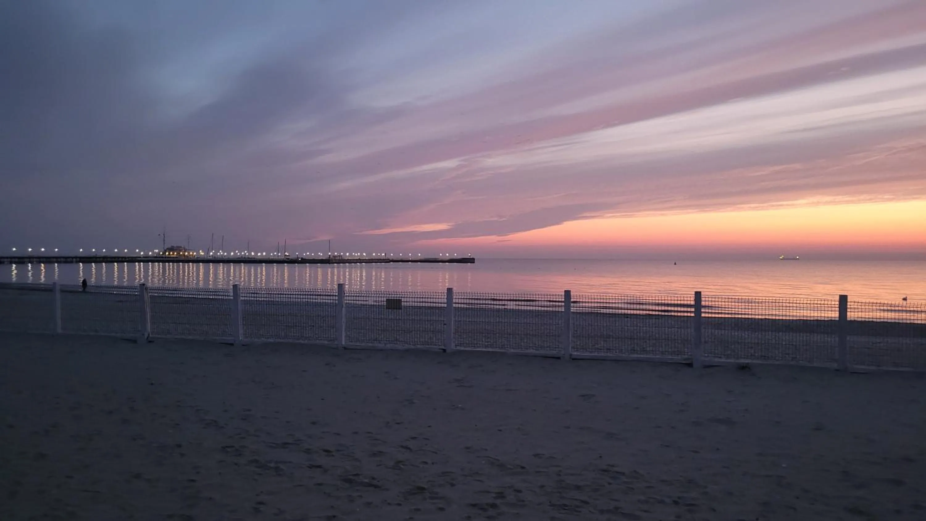 Beach in Hotel Zhong Hua