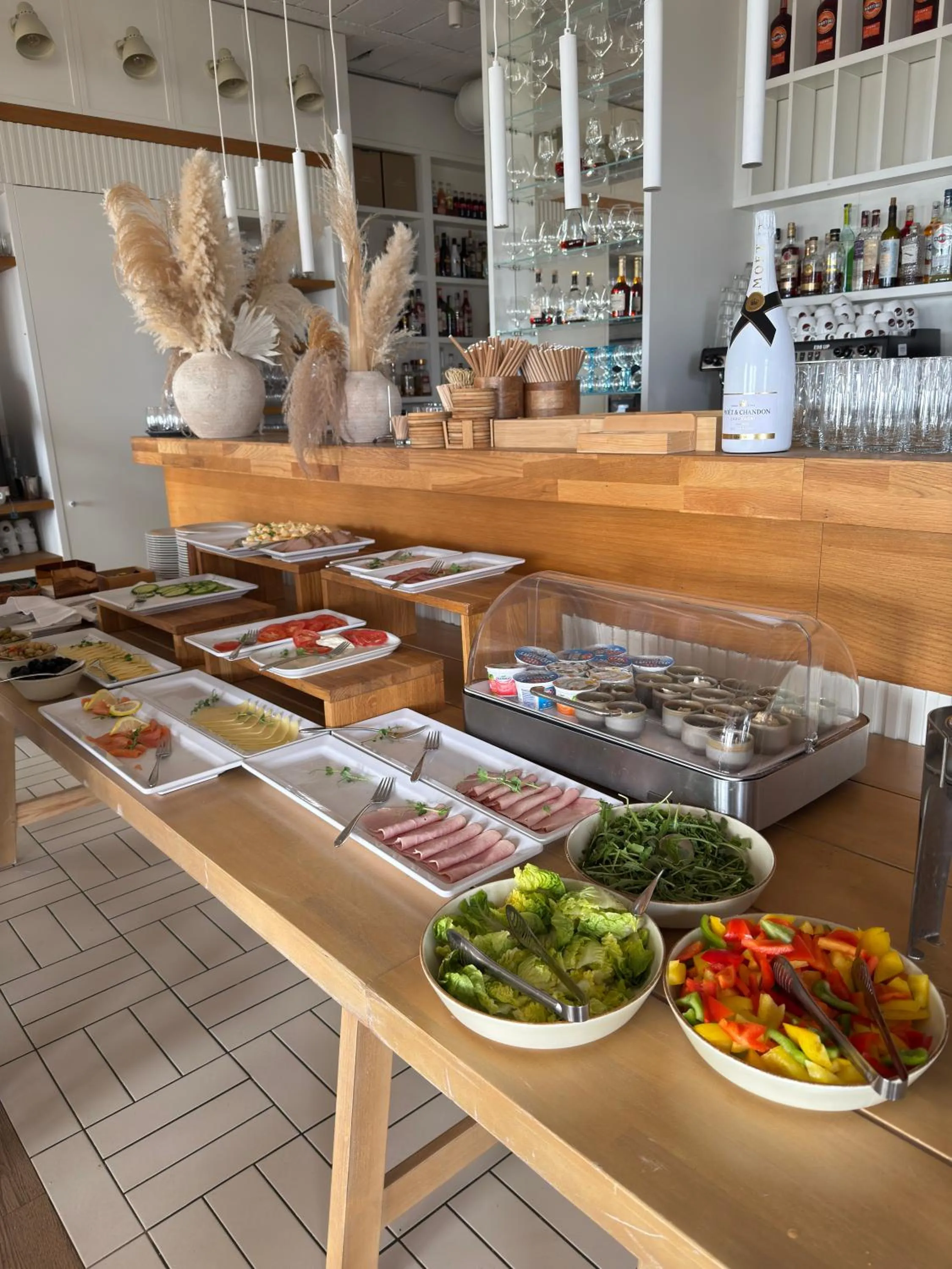 Buffet breakfast in Hotel Zhong Hua