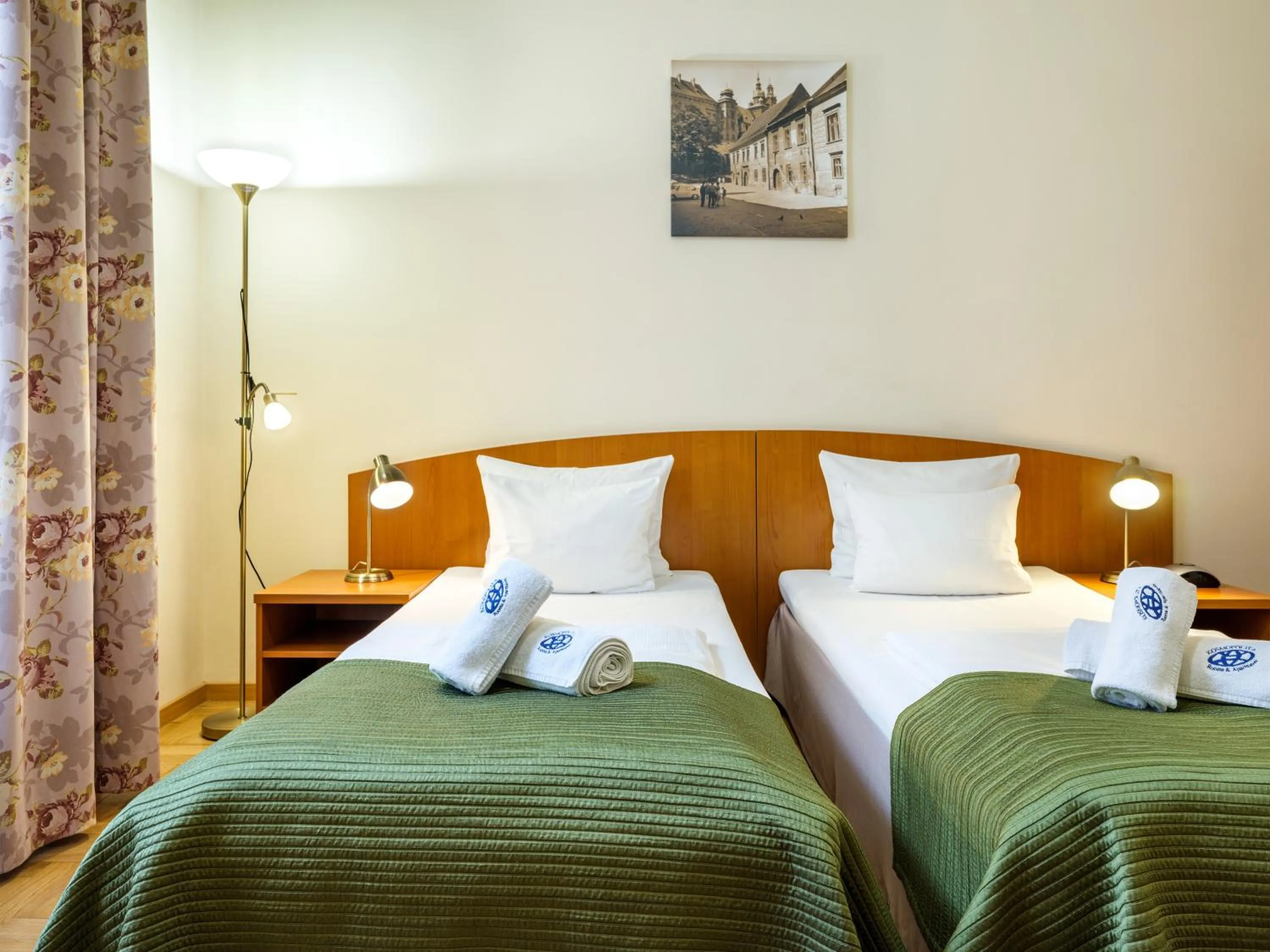 Photo of the whole room, Bed in Kosmopolita Rooms