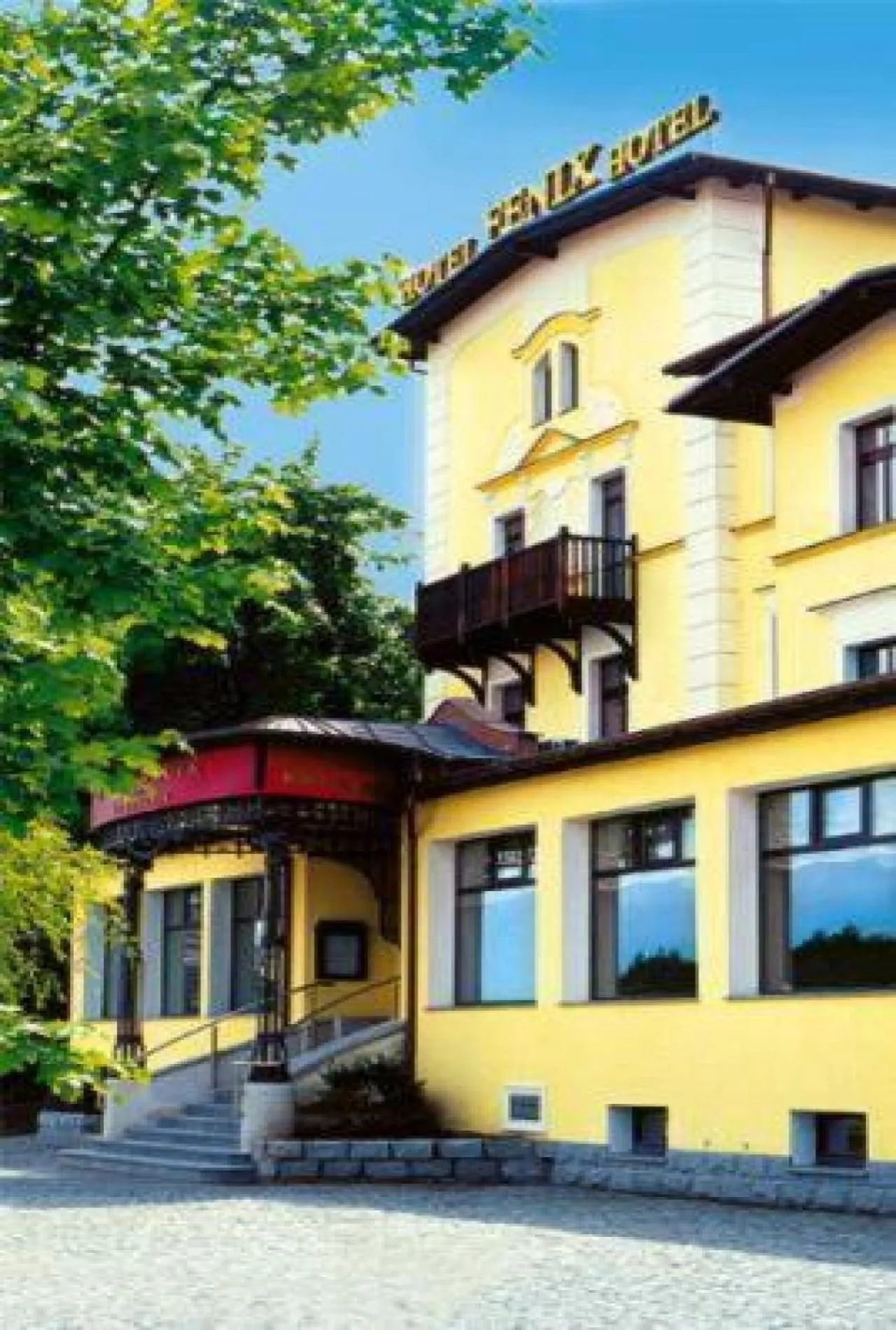 Facade/entrance in Hotel Fenix