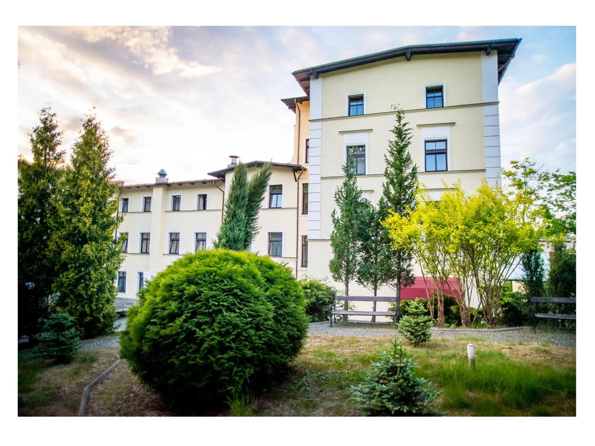 Property building in Hotel Fenix