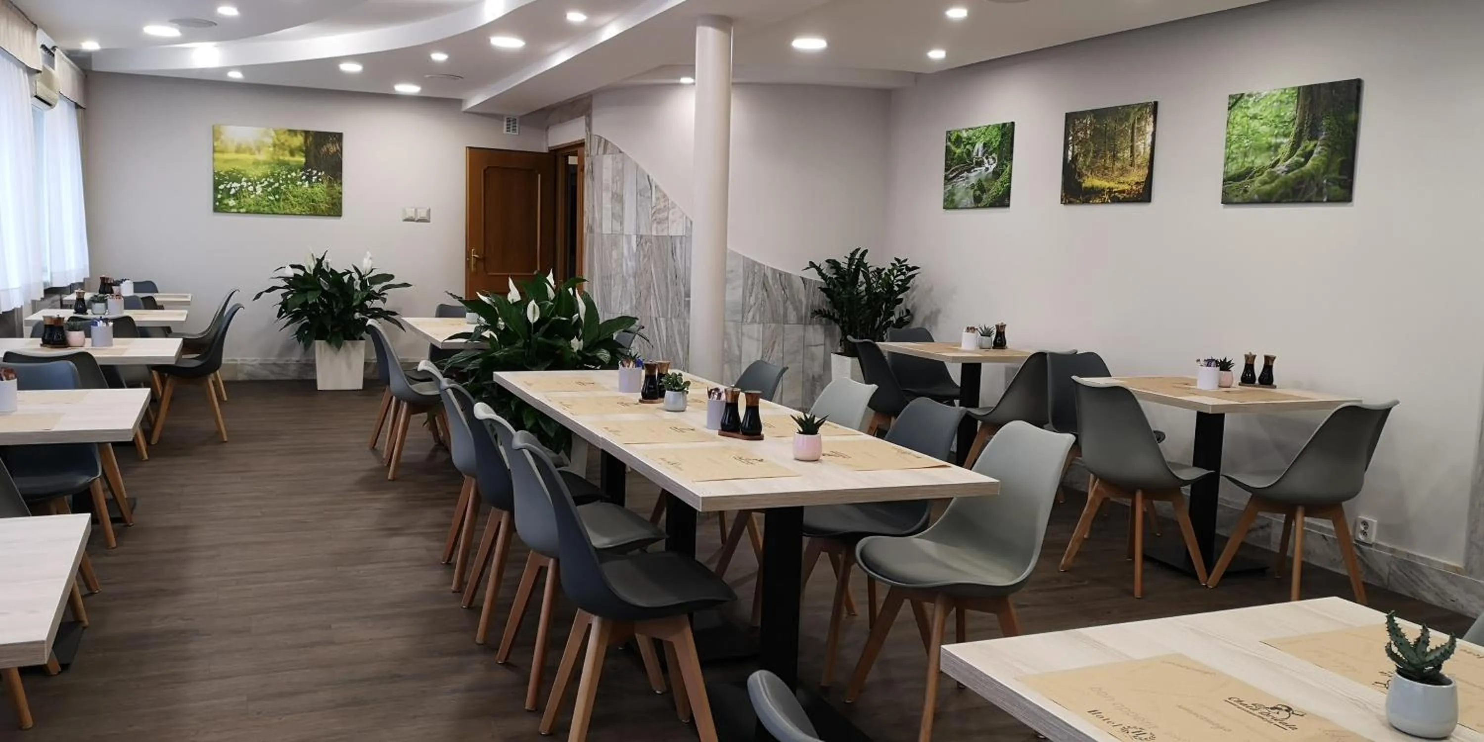 Restaurant/places to eat in Załęże