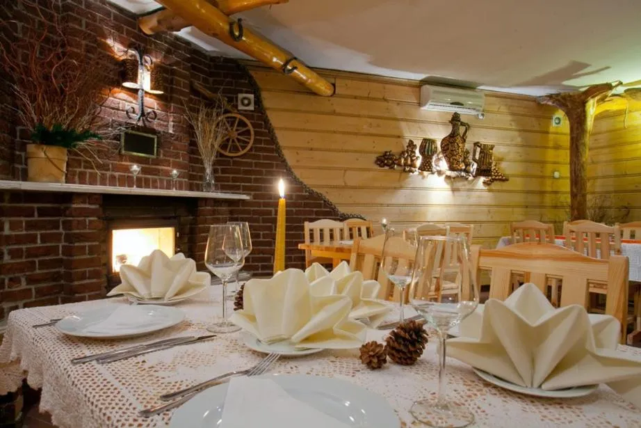 Restaurant/places to eat in Załęże