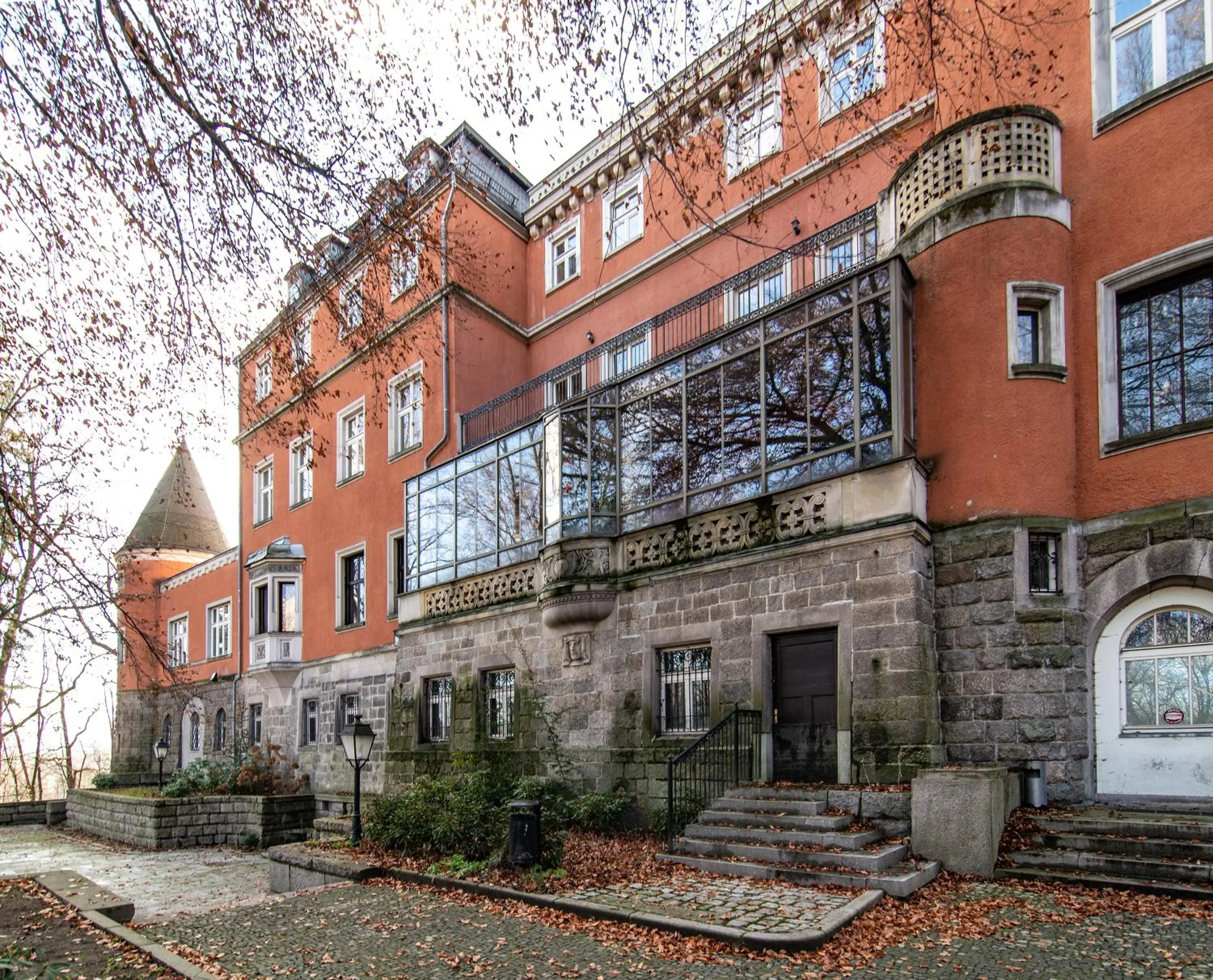 Property building in Pałac Paulinum