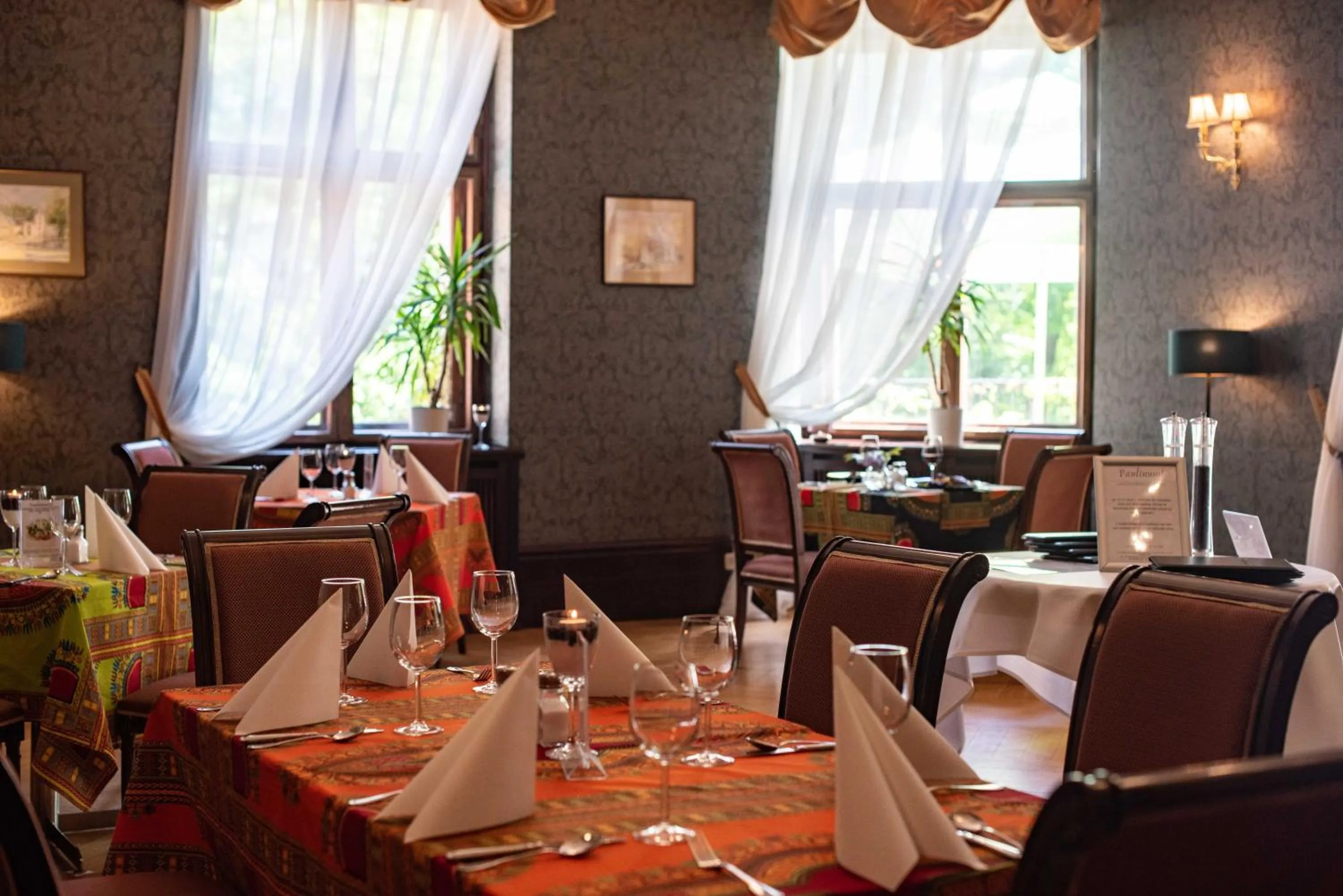 Restaurant/places to eat in Pałac Paulinum