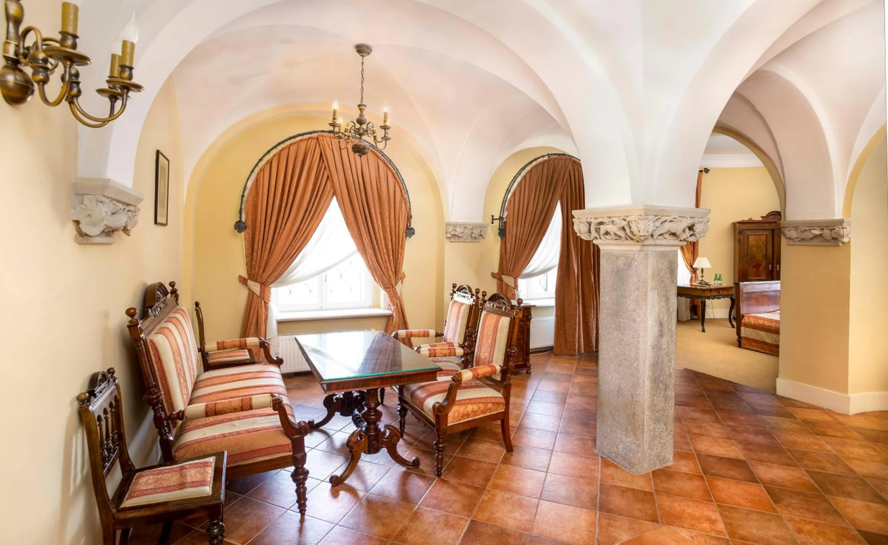 Photo of the whole room in Pałac Paulinum