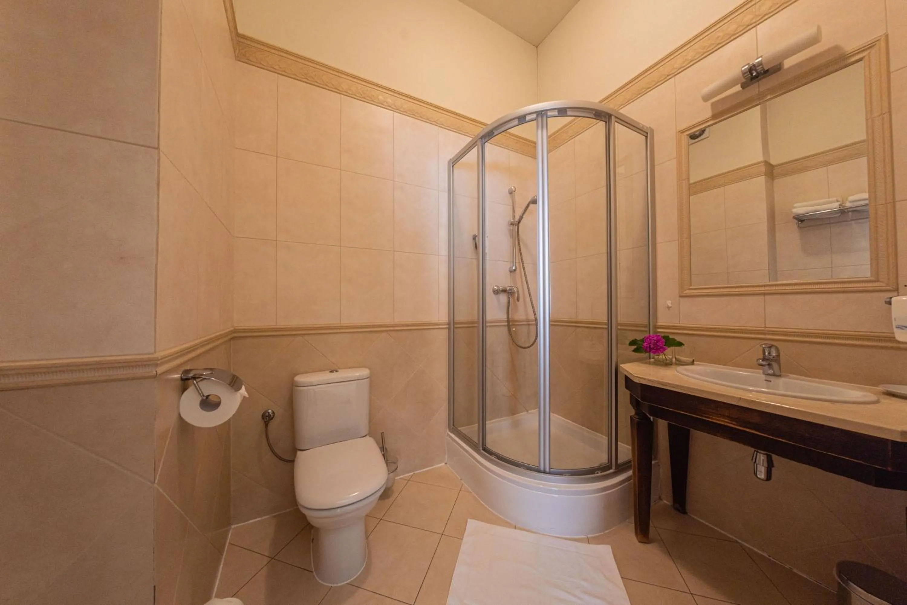 Bathroom in Pałac Paulinum