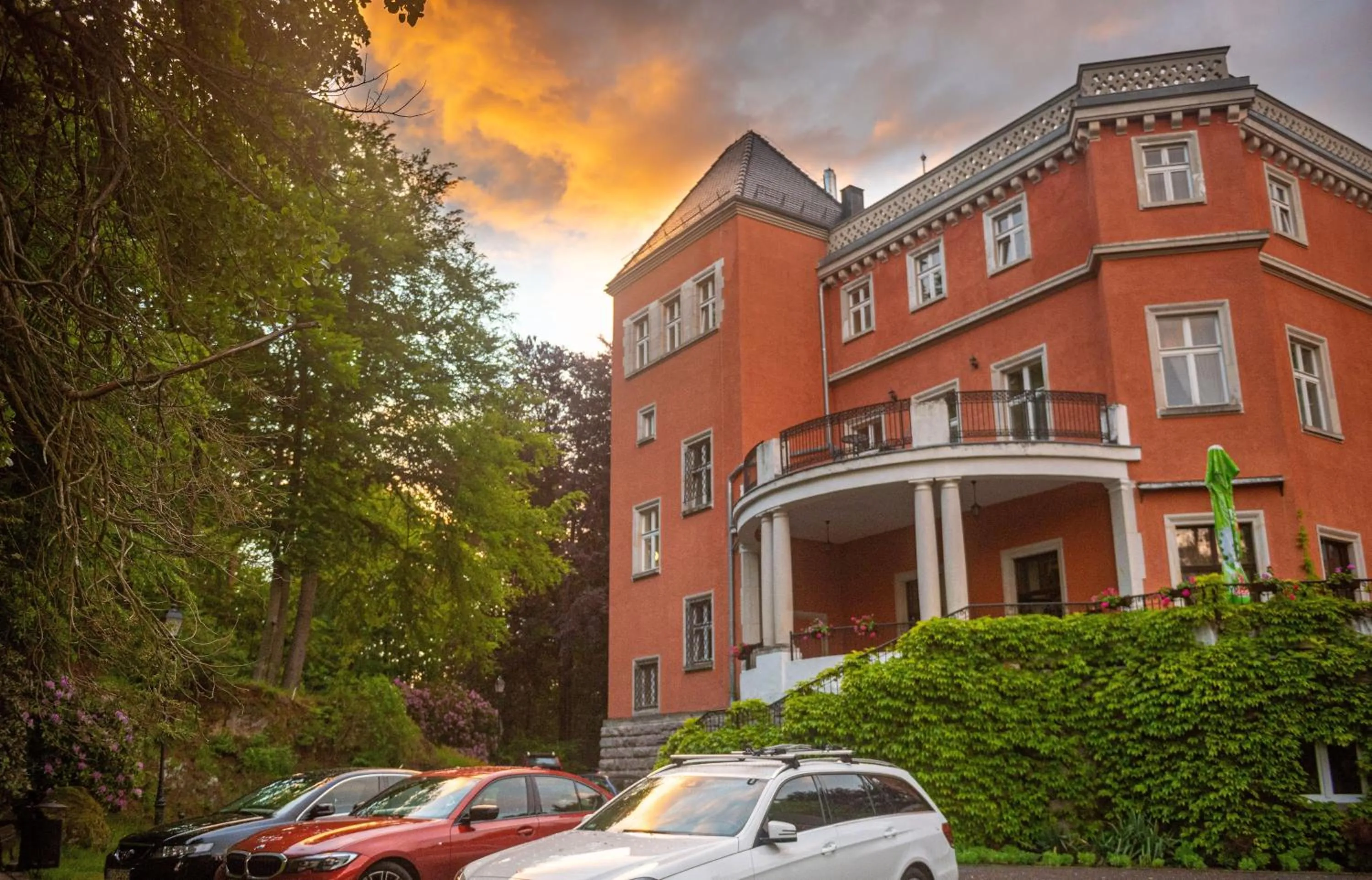 Property building in Pałac Paulinum