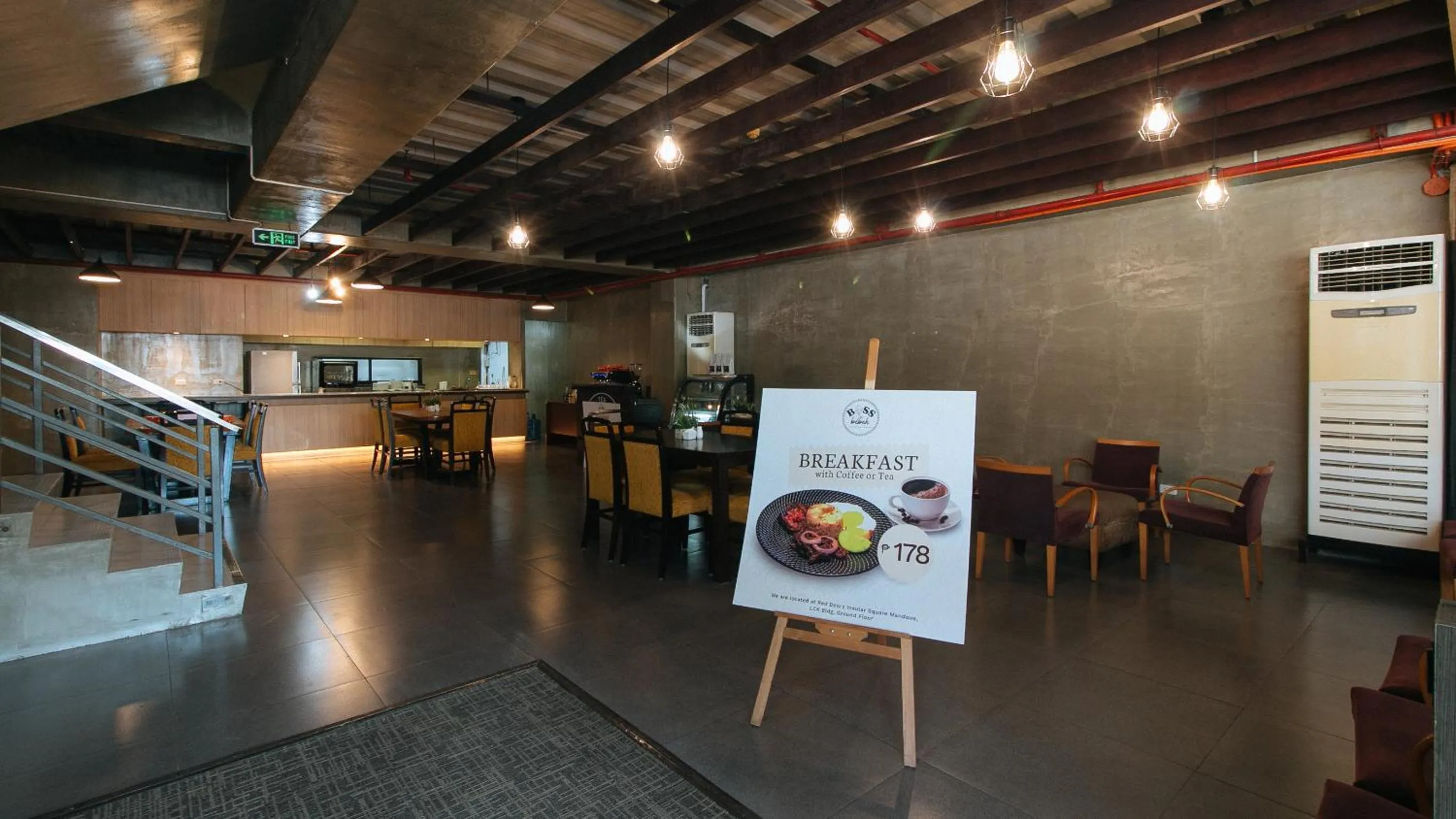 Restaurant/places to eat in RedDoorz @ Insular Square Mandaue City