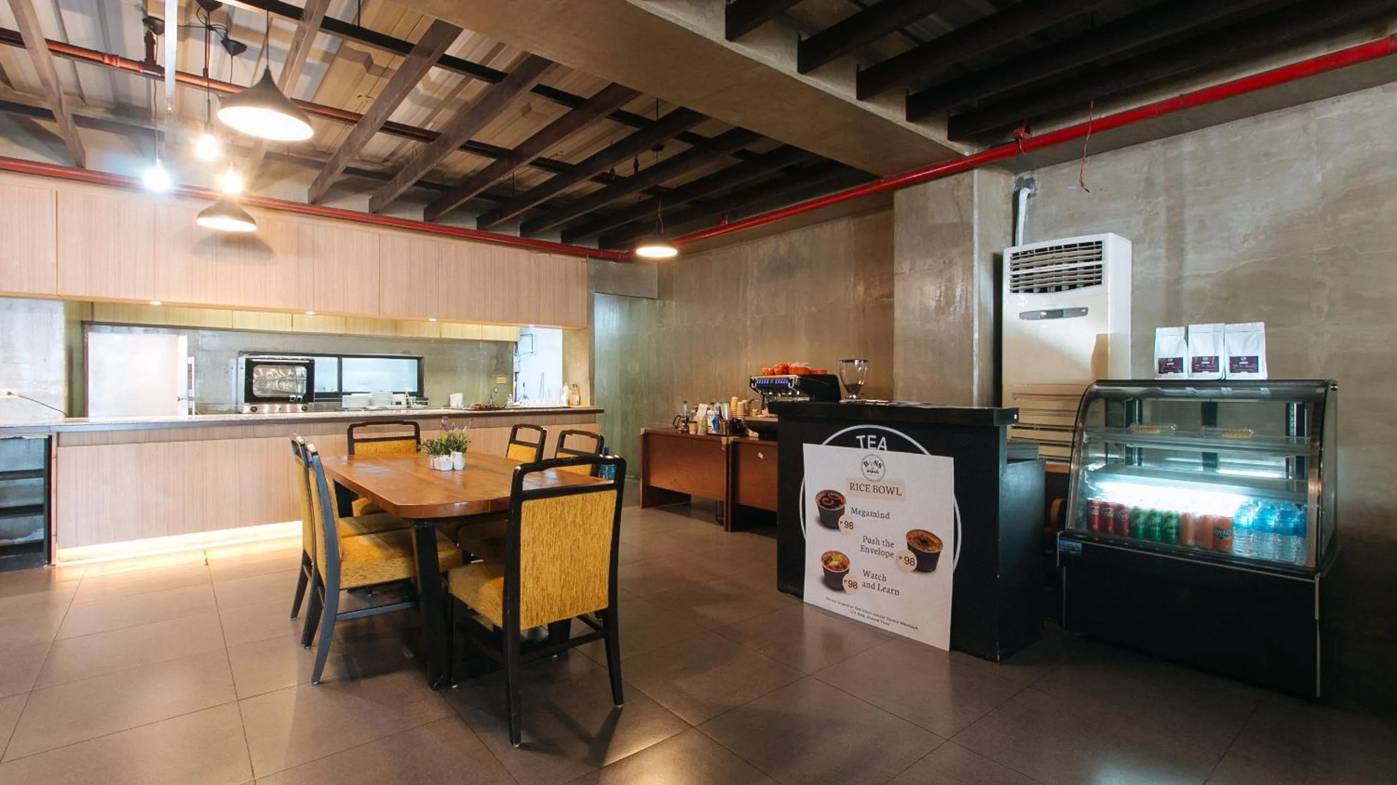 Restaurant/places to eat in RedDoorz @ Insular Square Mandaue City