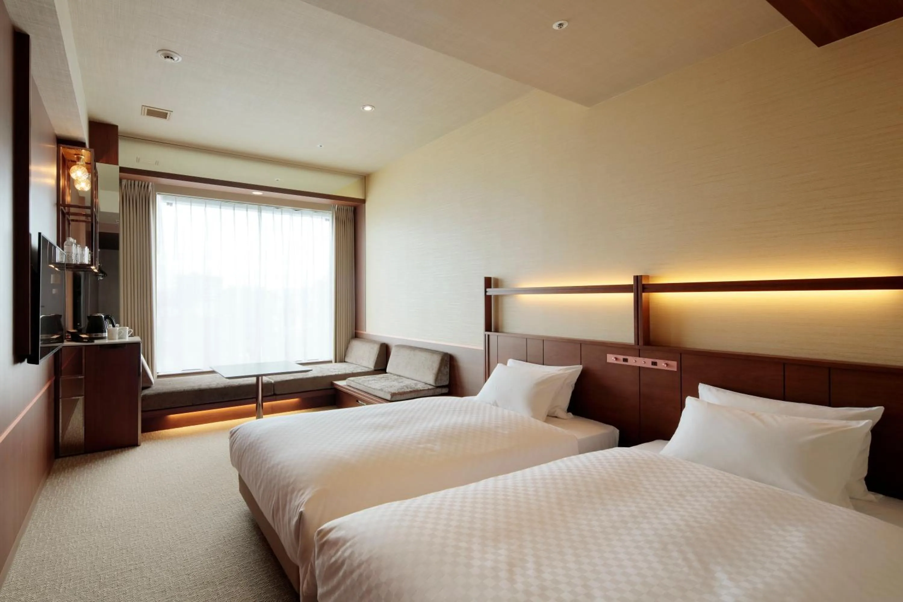 Photo of the whole room, Bed in Candeo Hotels Kumamoto Shinshigai