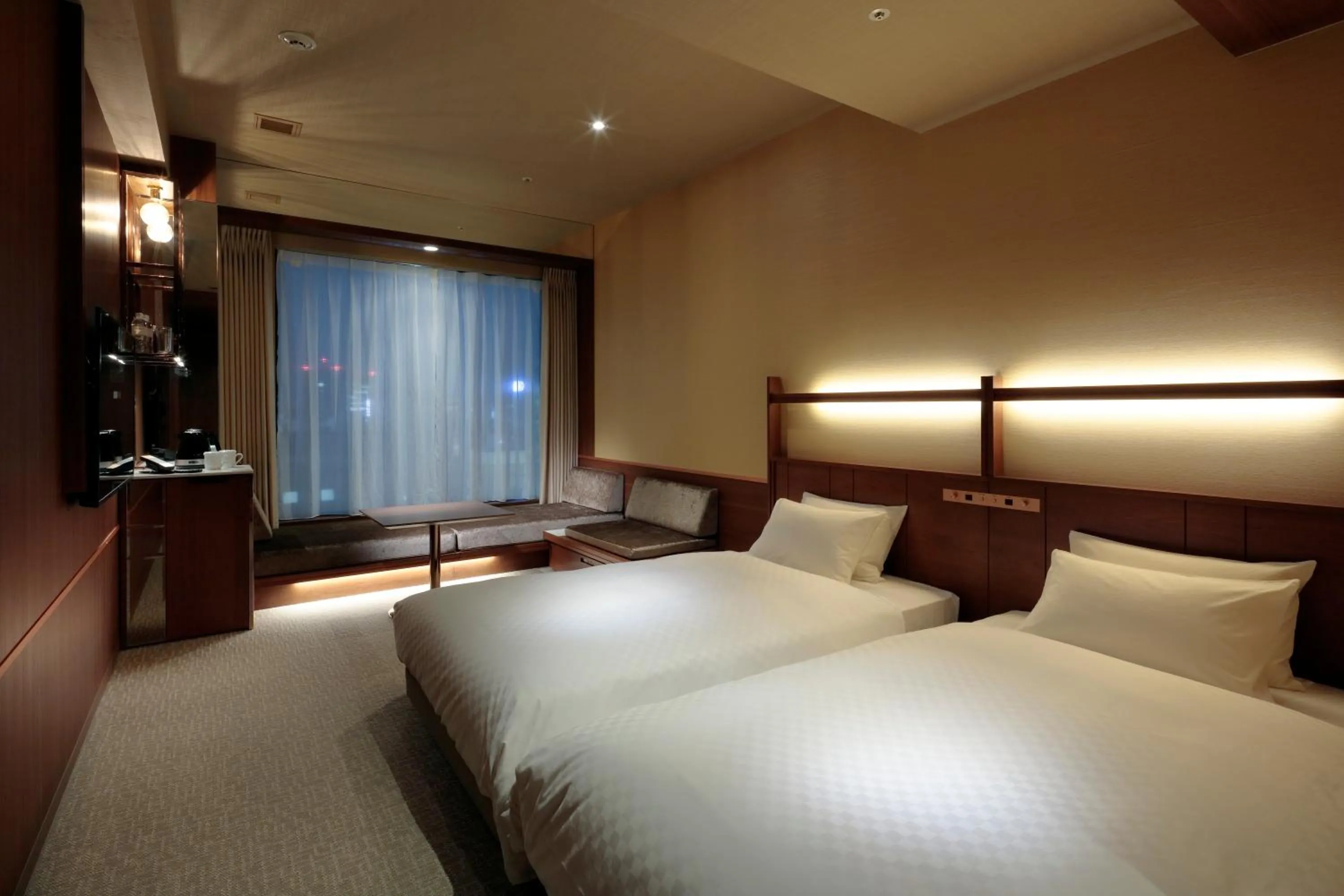Photo of the whole room, Bed in Candeo Hotels Kumamoto Shinshigai