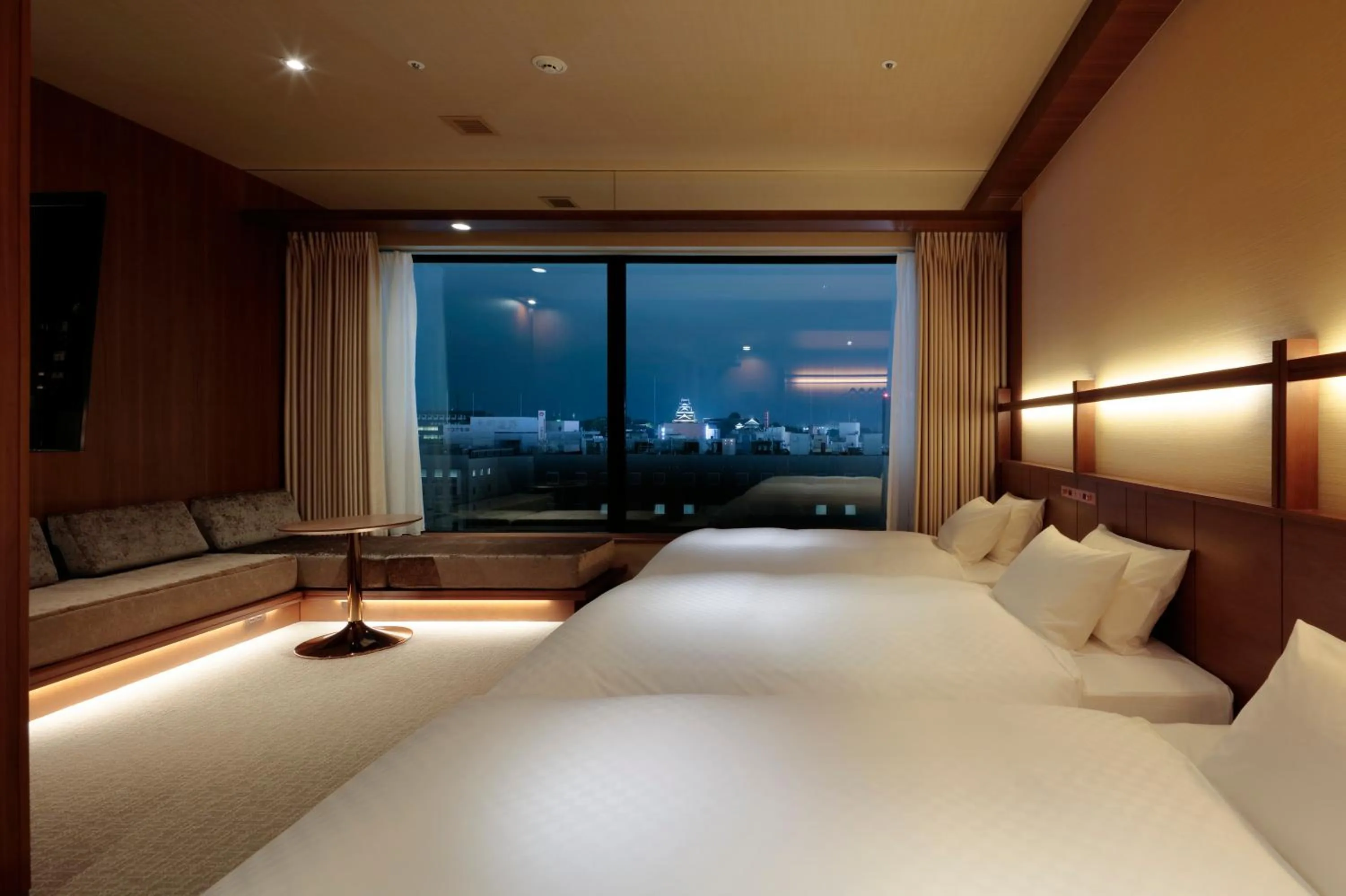 View (from property/room), Bed in Candeo Hotels Kumamoto Shinshigai