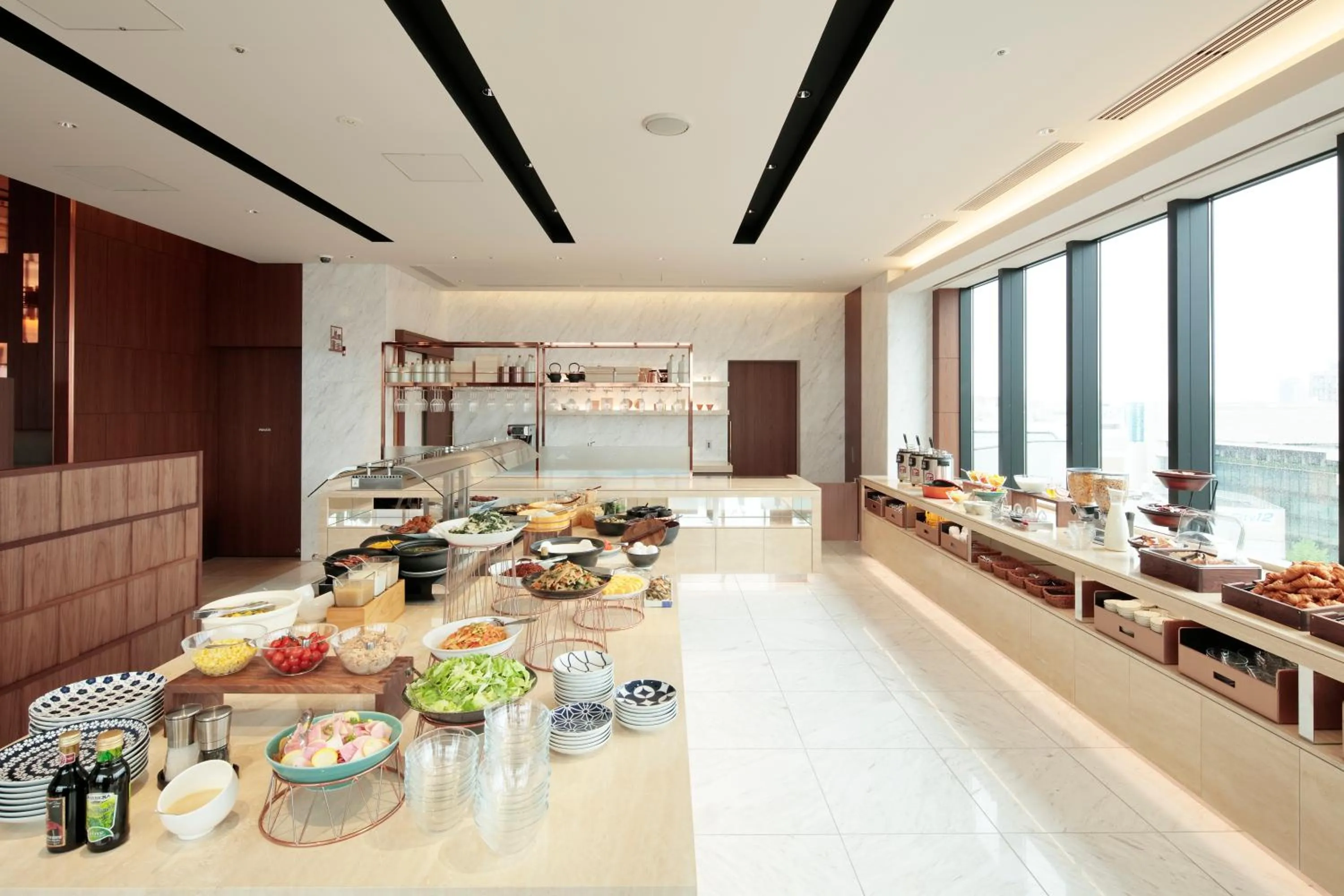 Buffet breakfast in Candeo Hotels Kumamoto Shinshigai