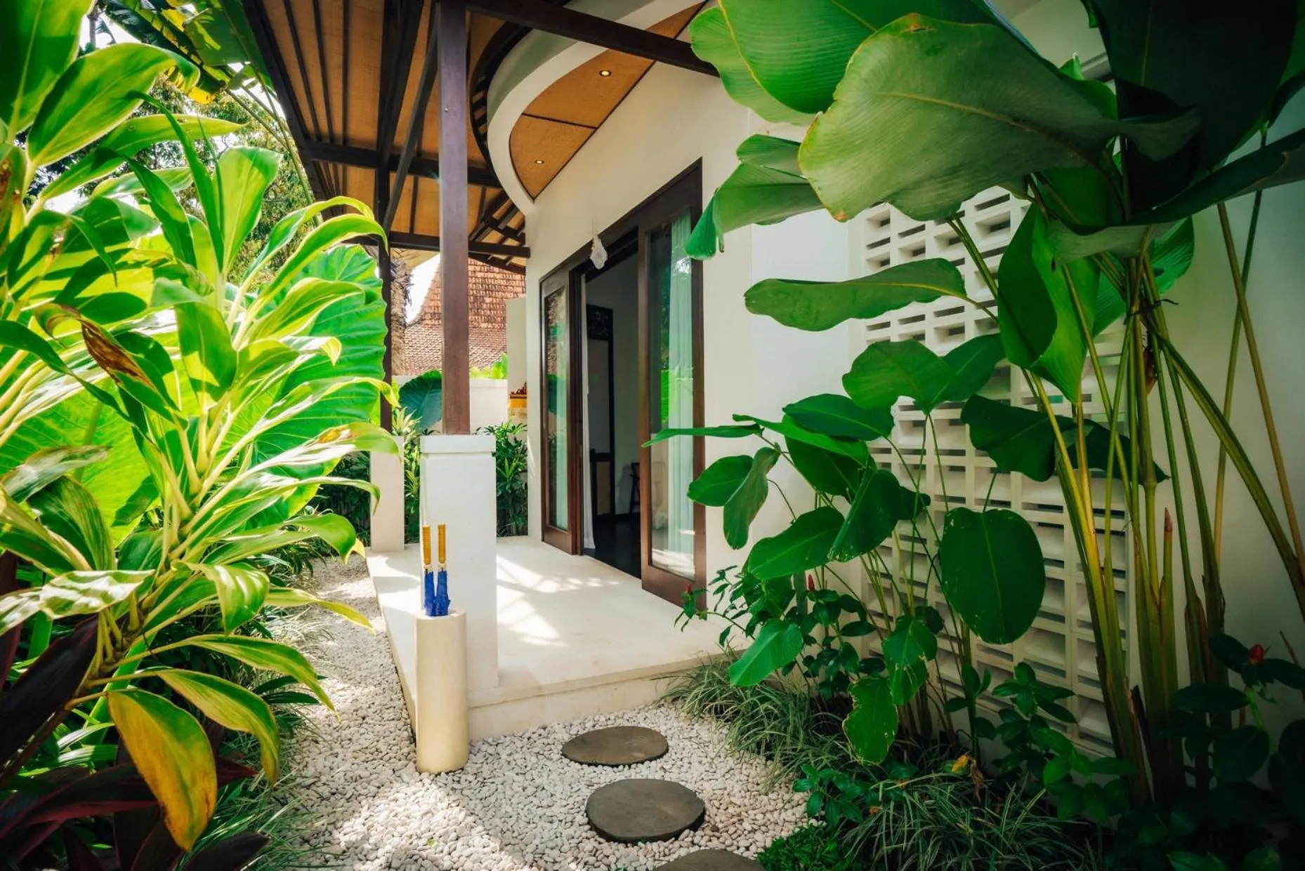 Facade/entrance in Uma Kalai