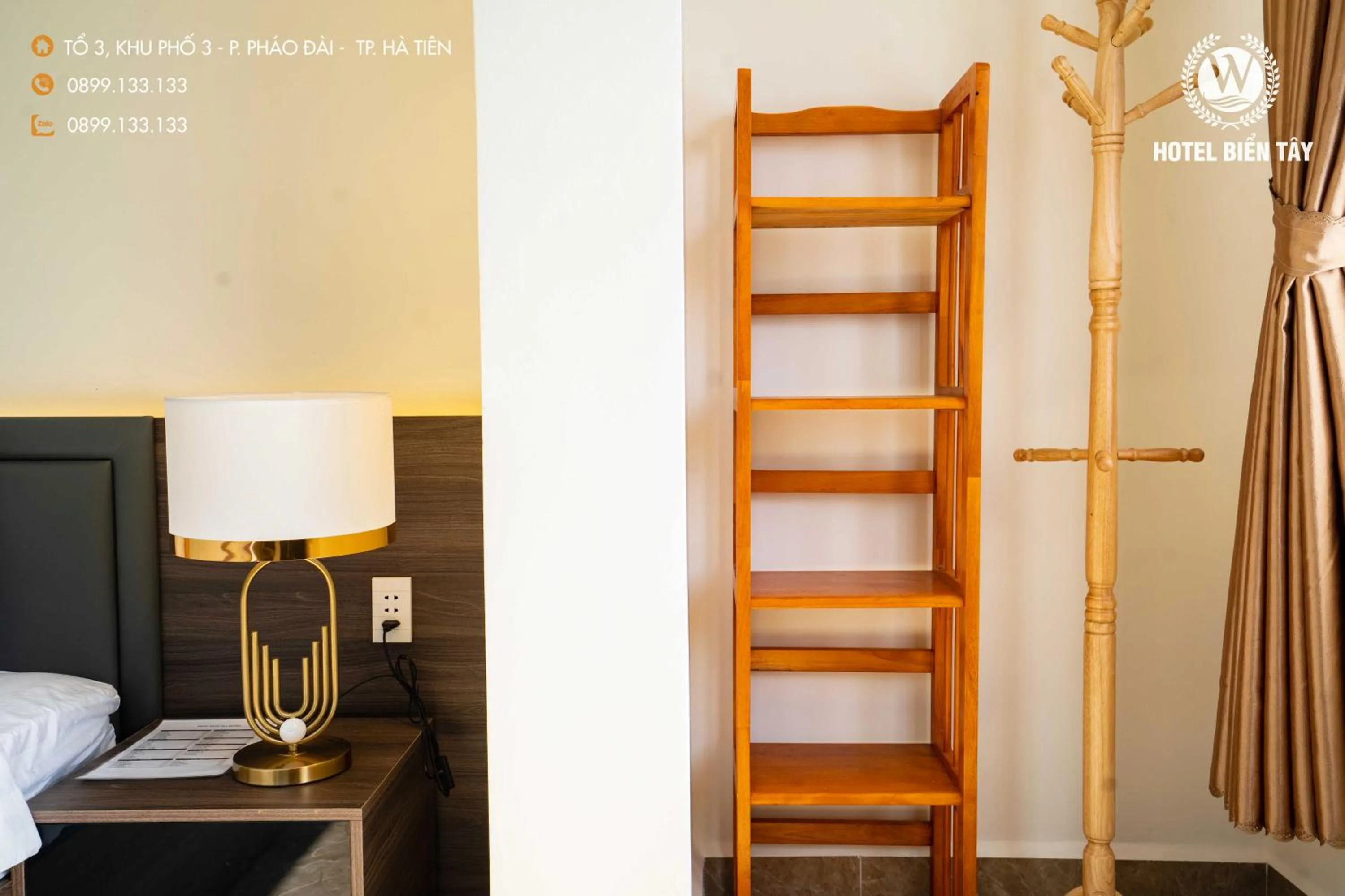 Bed in KHÁCH SẠN BIỂN TÂY