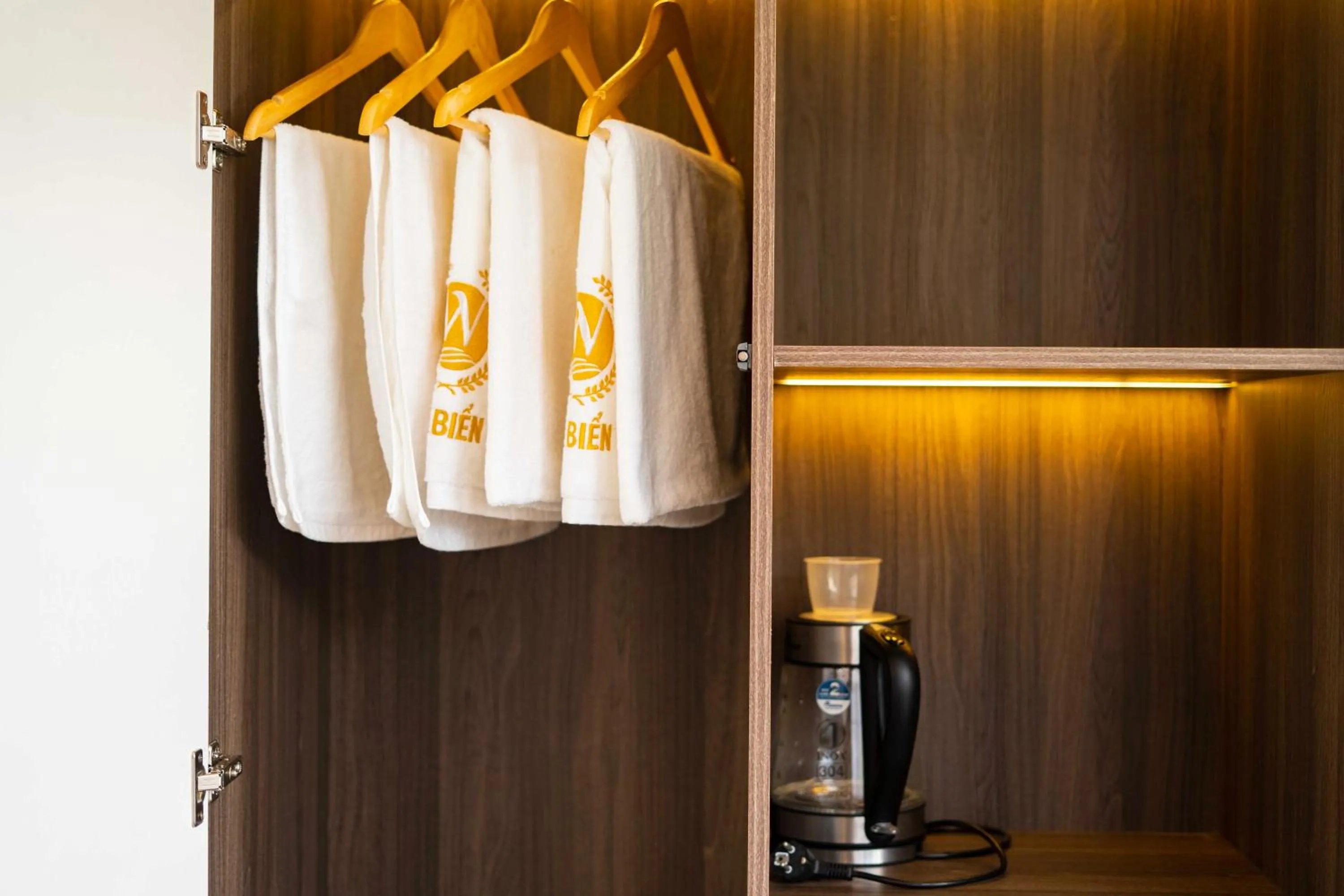 KHÁCH SẠN BIỂN TÂY