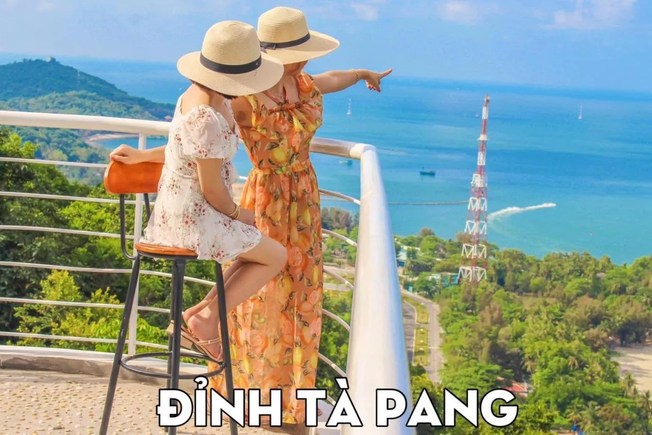 Hiking in KHÁCH SẠN BIỂN TÂY