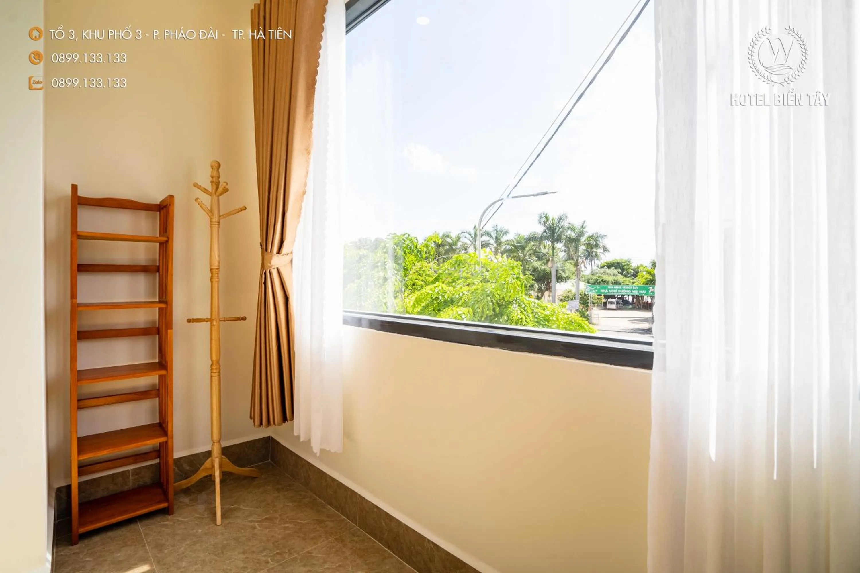 Bed in KHÁCH SẠN BIỂN TÂY