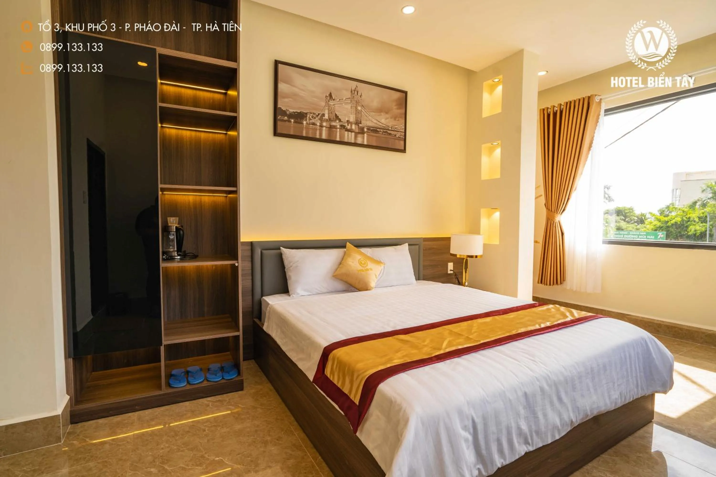 Bed in KHÁCH SẠN BIỂN TÂY