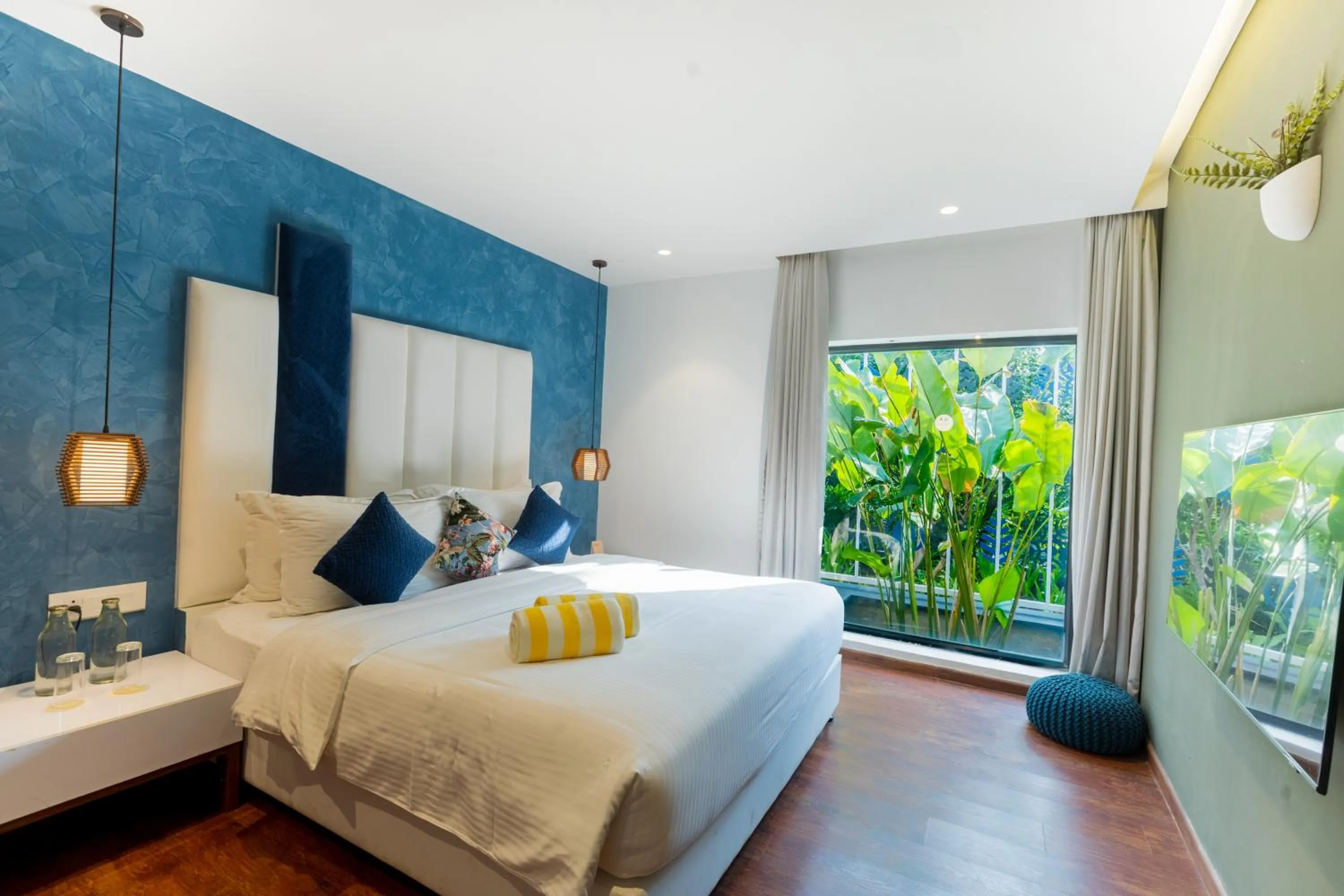 Bed in DARZA LUXURY RESORTs