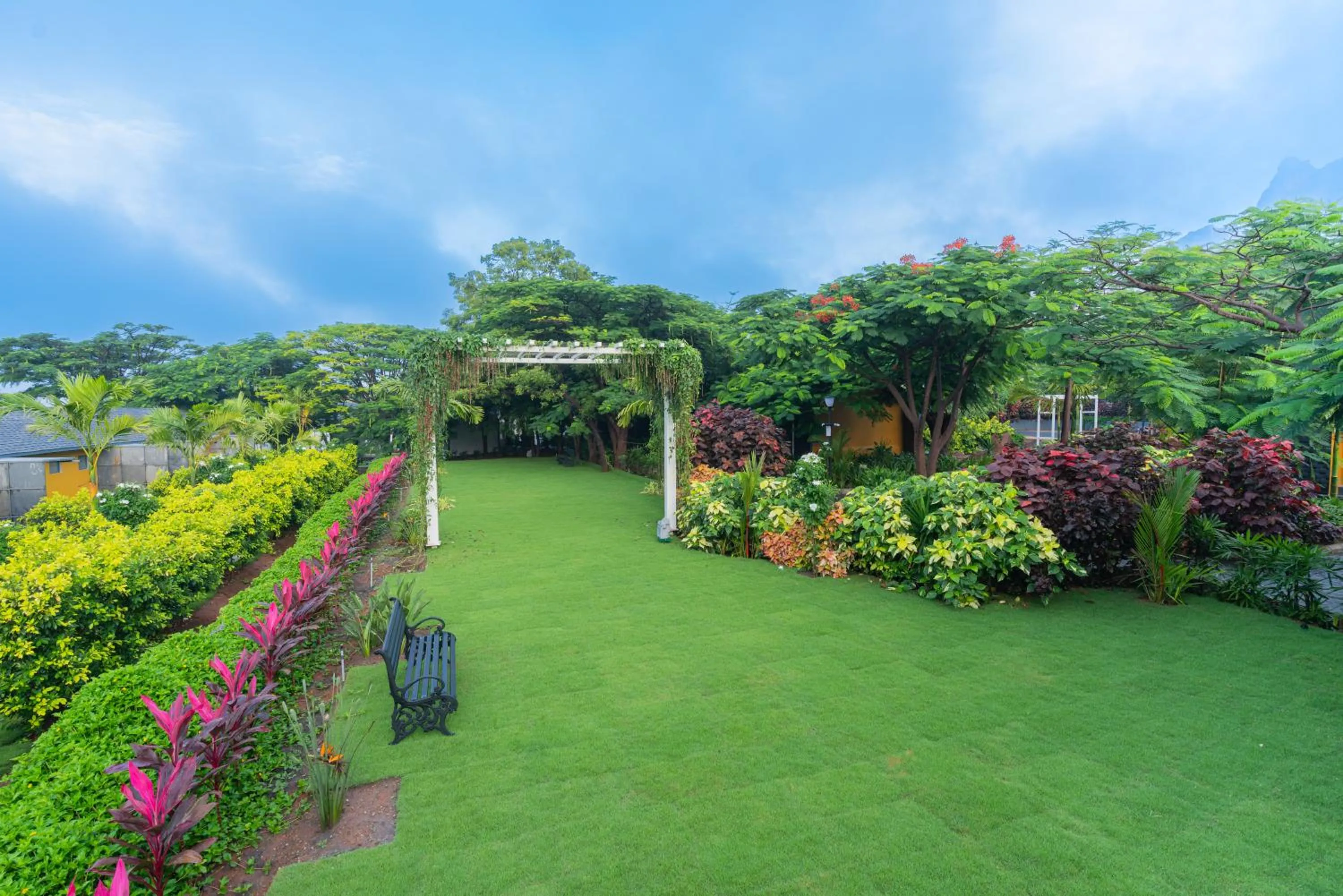 Garden in DARZA LUXURY RESORTs