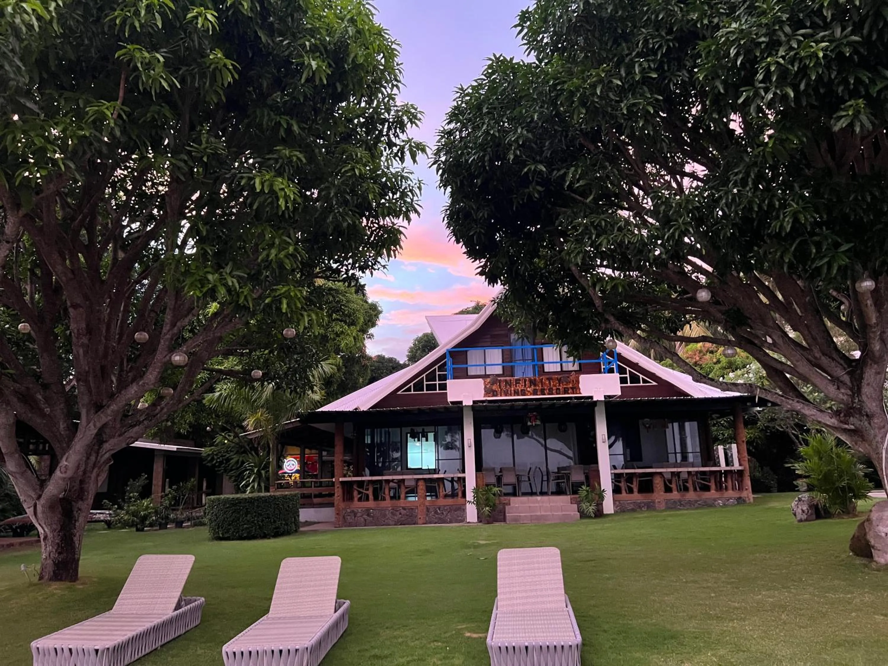 Restaurant/places to eat in Infinity Diving Resort and Residences