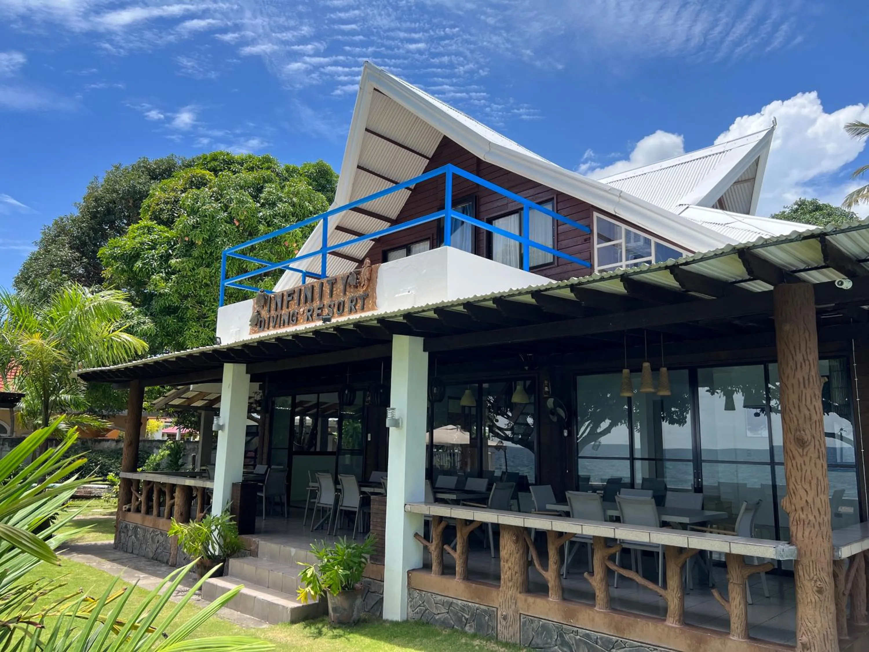Restaurant/places to eat in Infinity Diving Resort and Residences