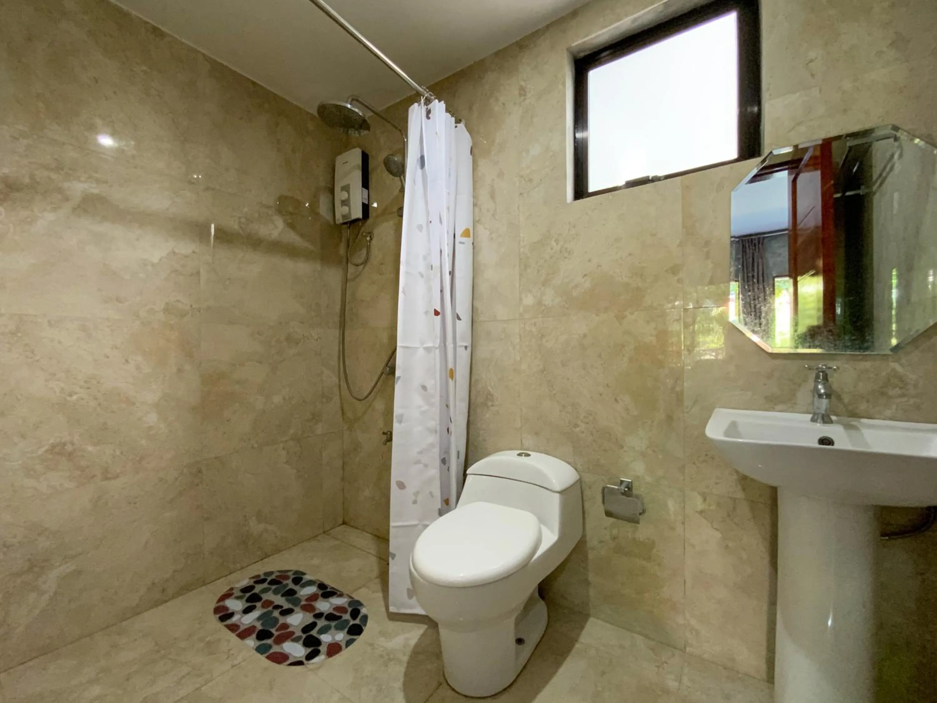 Shower in Infinity Diving Resort and Residences