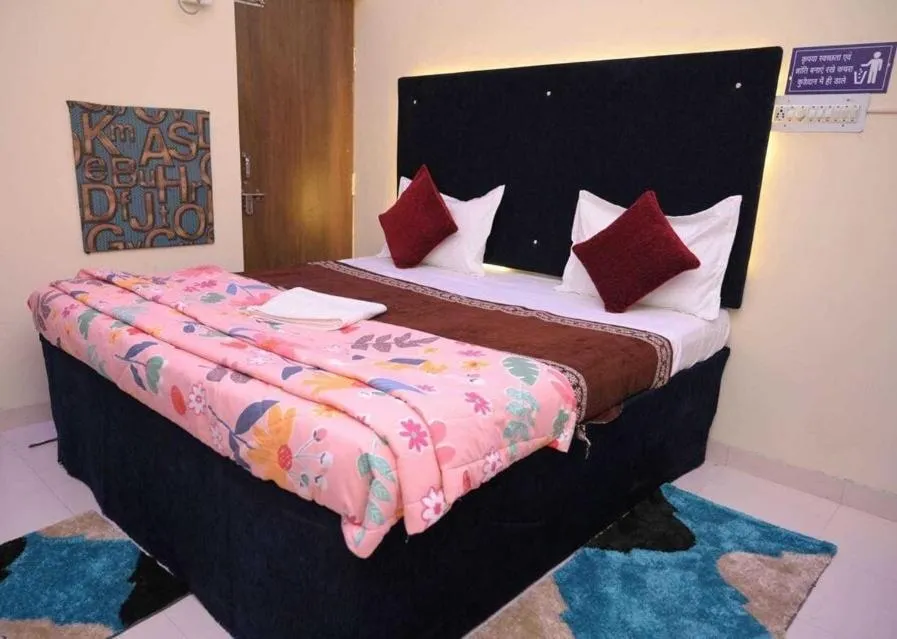 Bedroom in Hotel O POP Hotel Blue Star