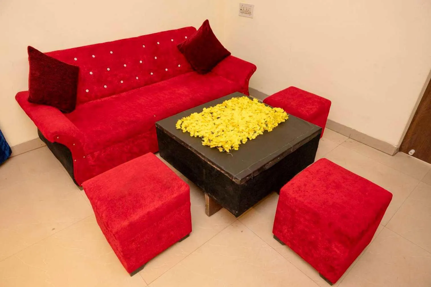 Lobby or reception in Hotel O POP Hotel Blue Star