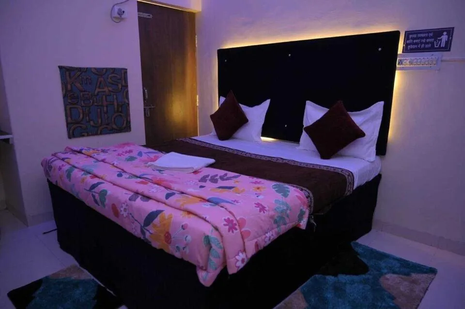 Bedroom in Hotel O POP Hotel Blue Star