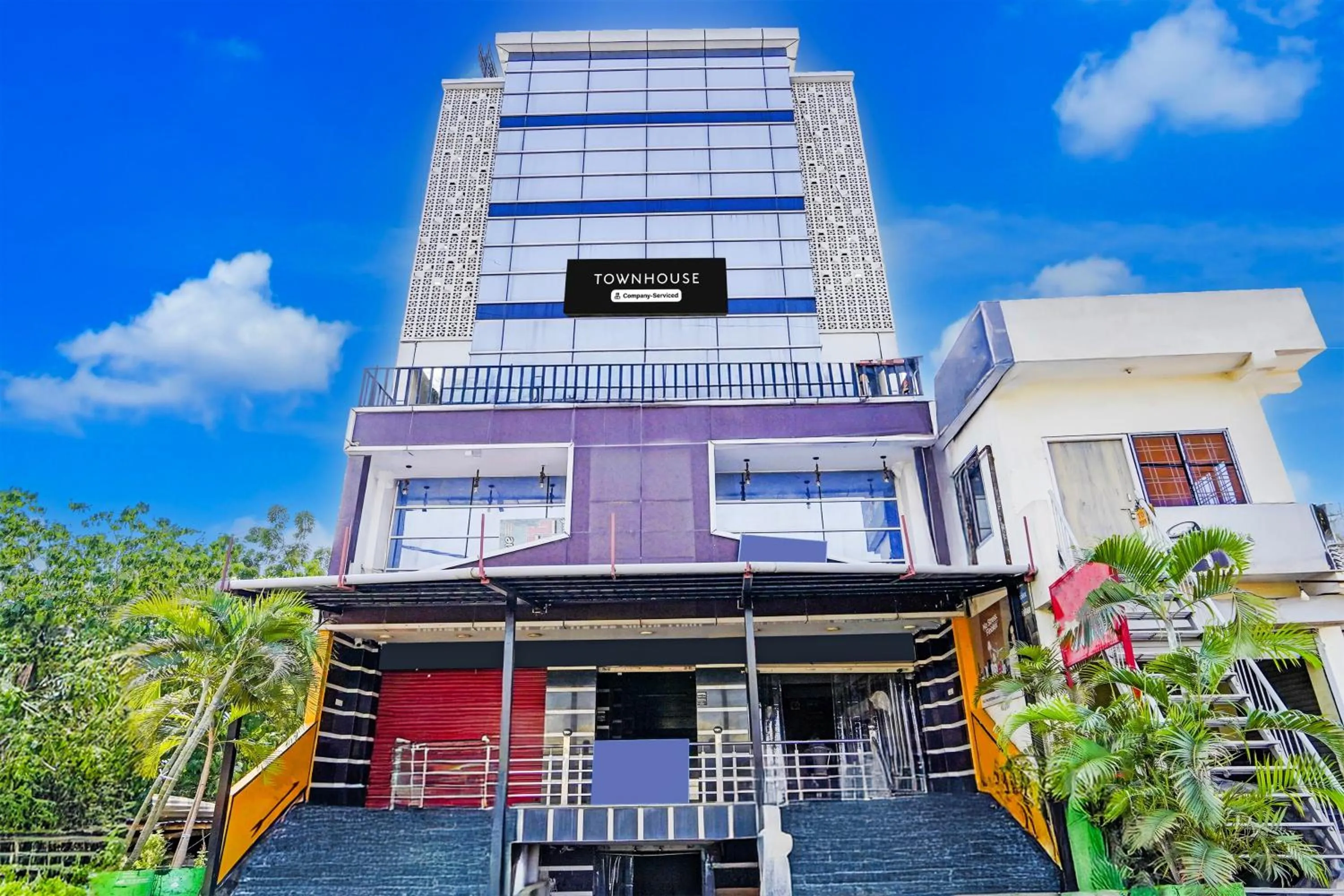 Facade/entrance in Super Townhouse Zero Mile Gandhi Setu Formerly Classic Court