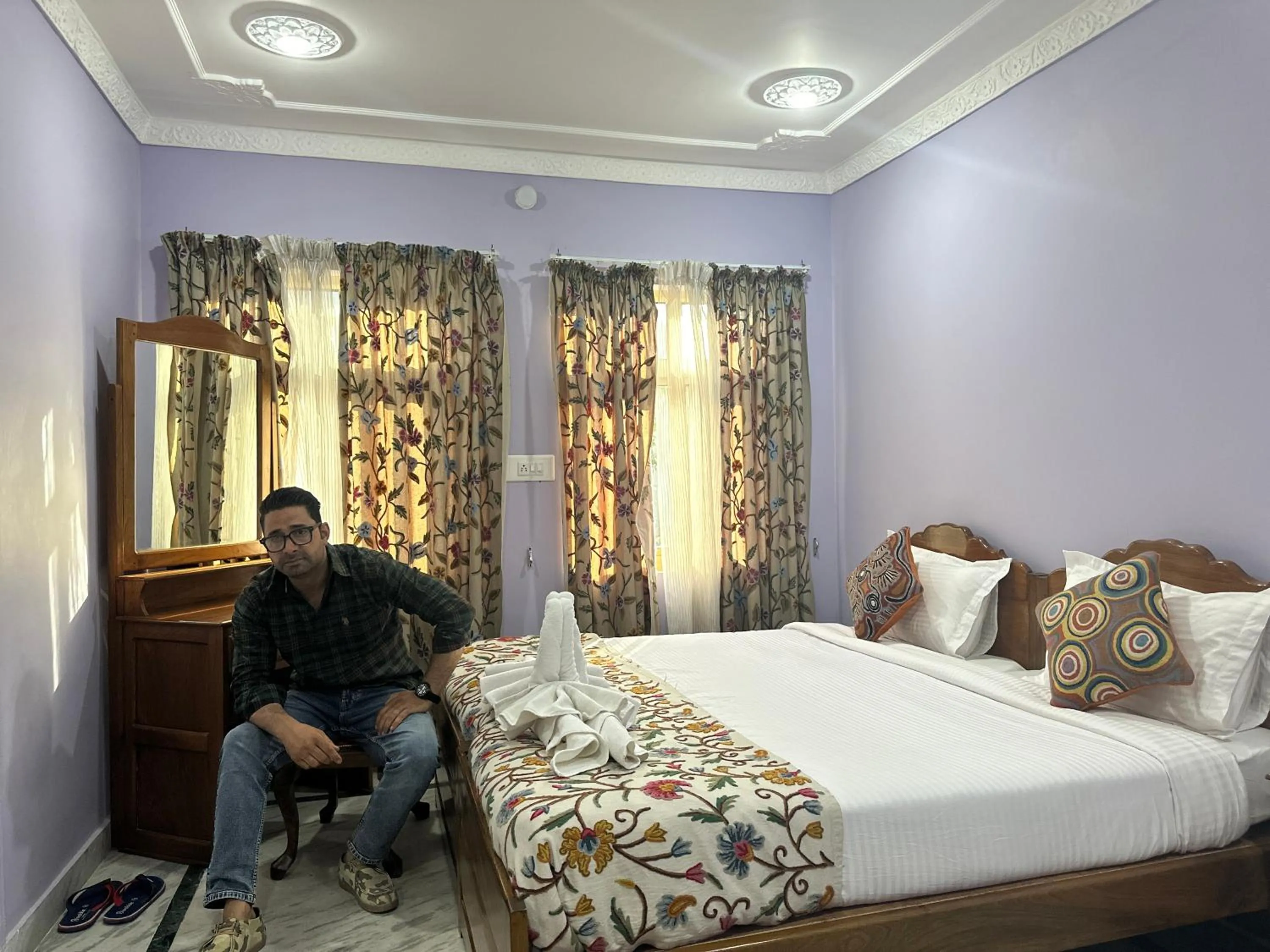 Bedroom, Bed in Jan Mahal