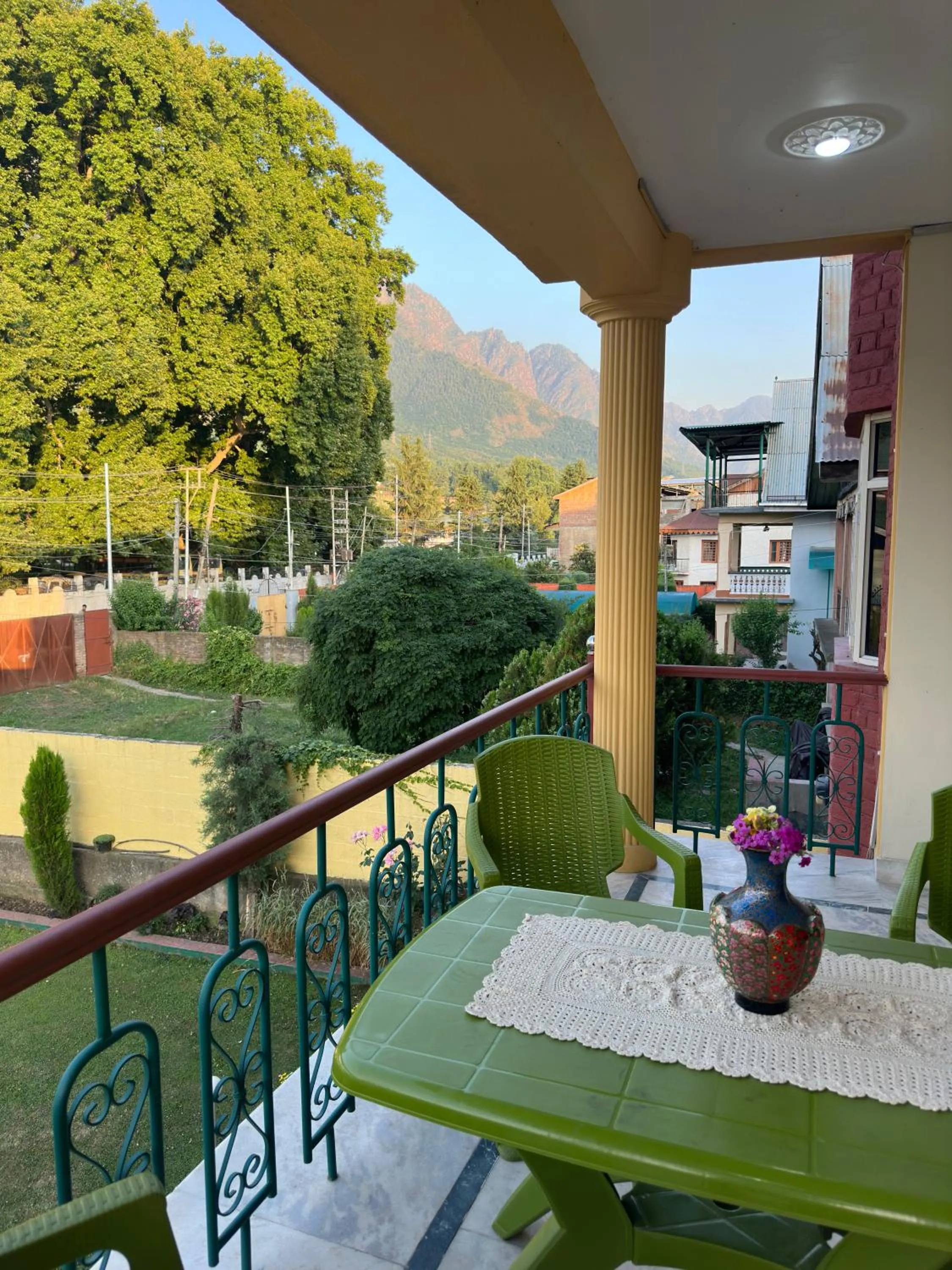 Restaurant/places to eat in Jan Mahal