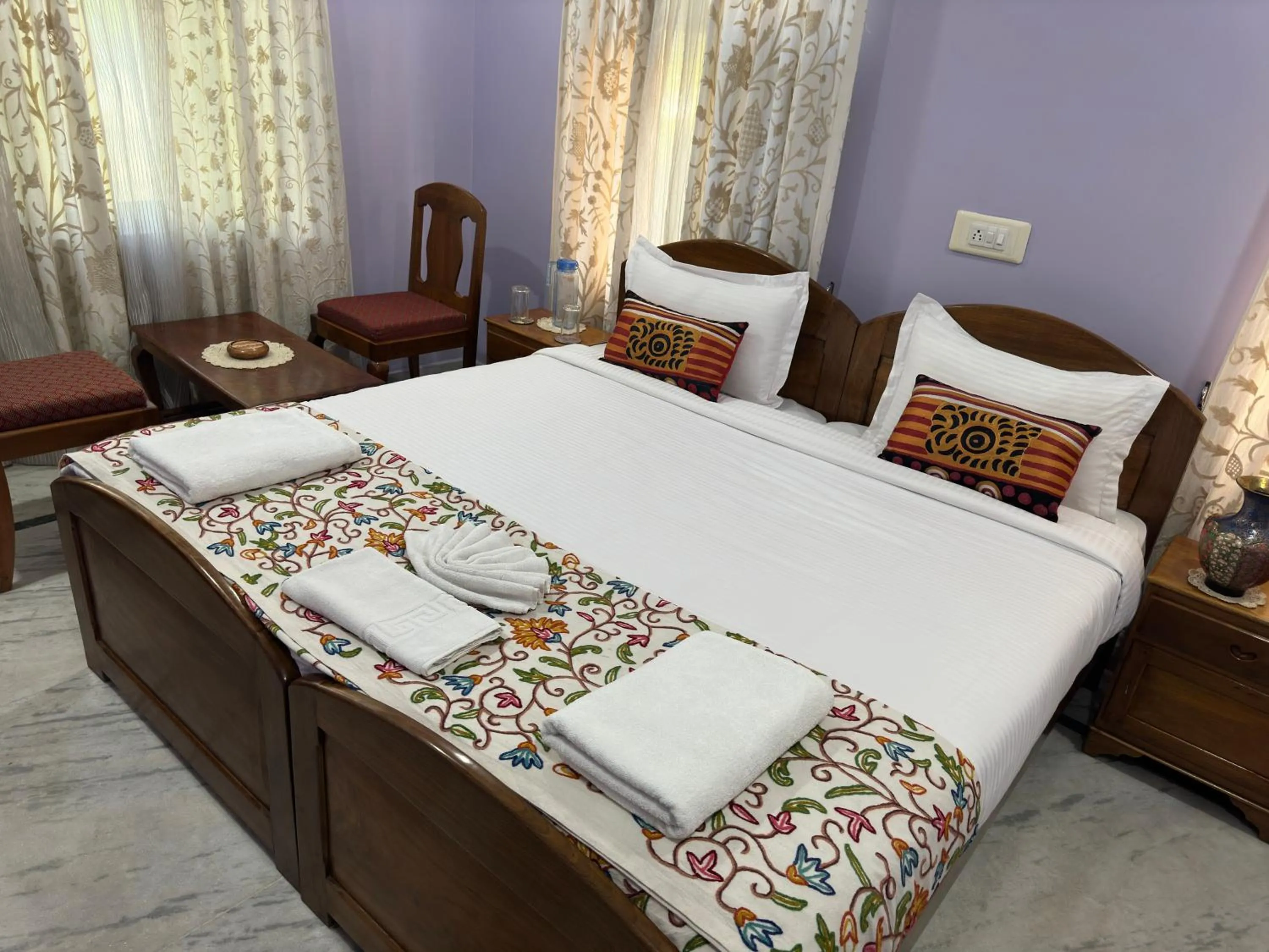 Bed in Jan Mahal