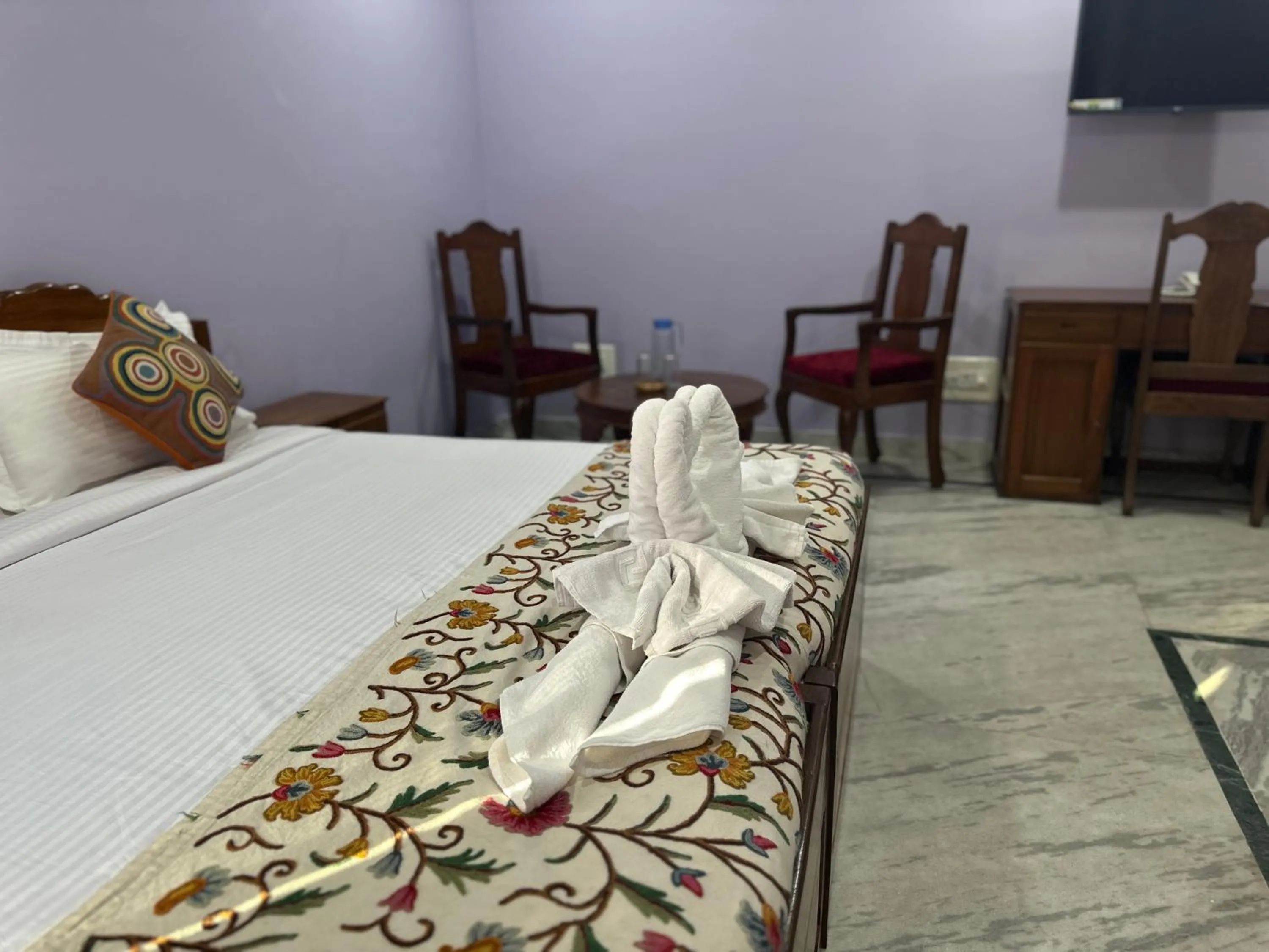 Bed in Jan Mahal